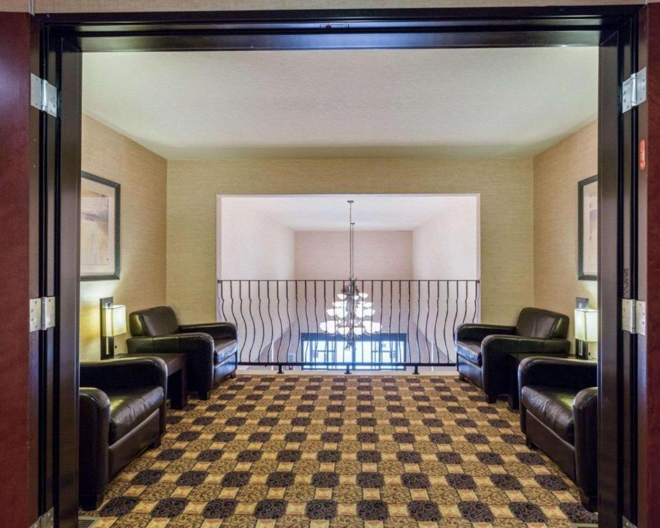 Quality Suites