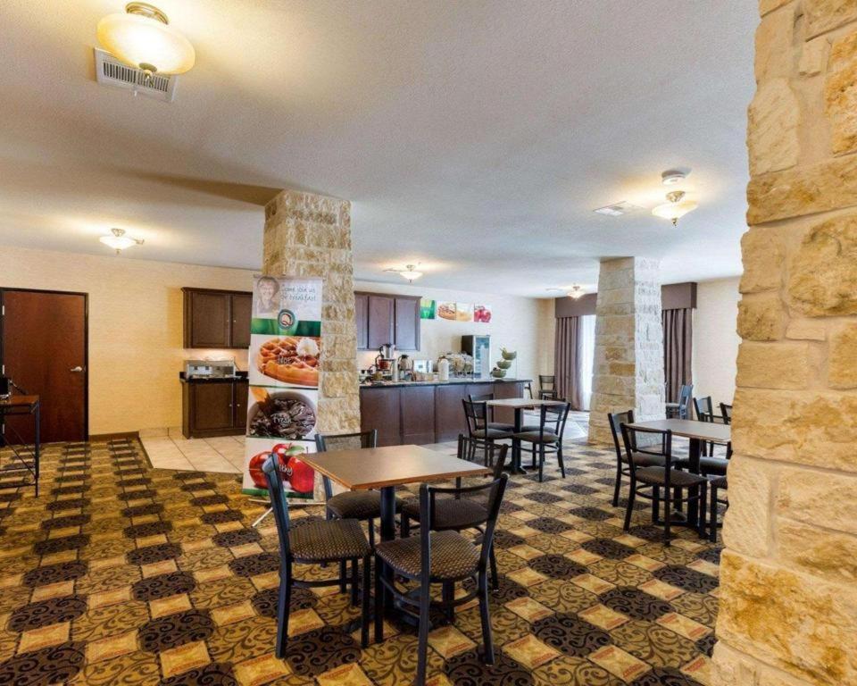 Quality Suites