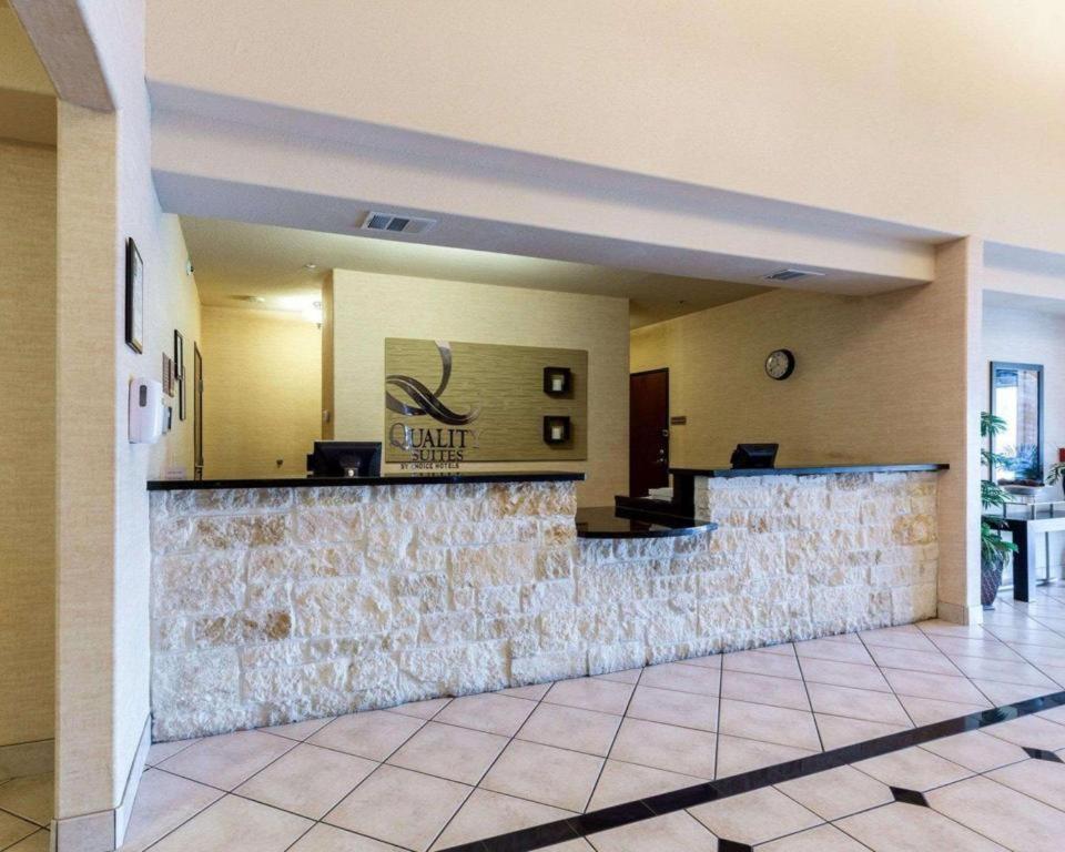 Quality Suites
