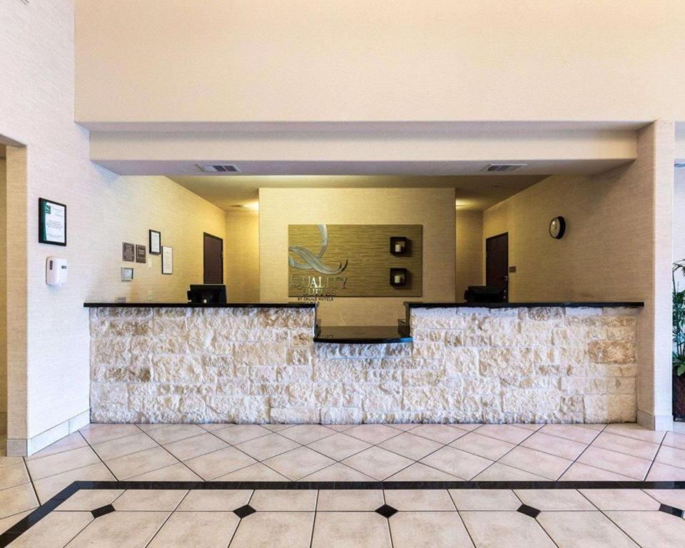 Quality Suites