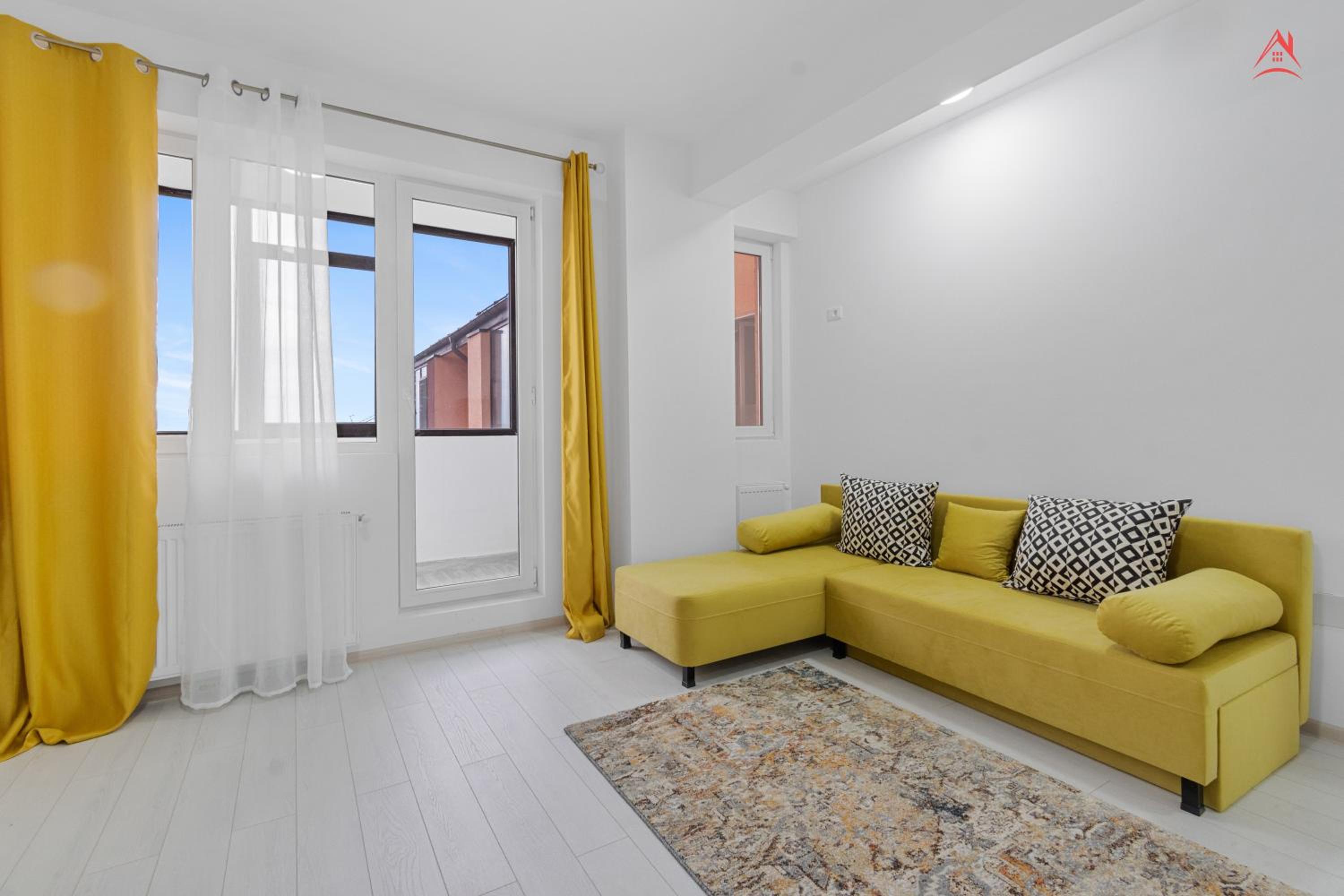 Sunny Yellow Apartment - Penthouse, Aer Conditionat, Free Parking, Self Check-in view 2