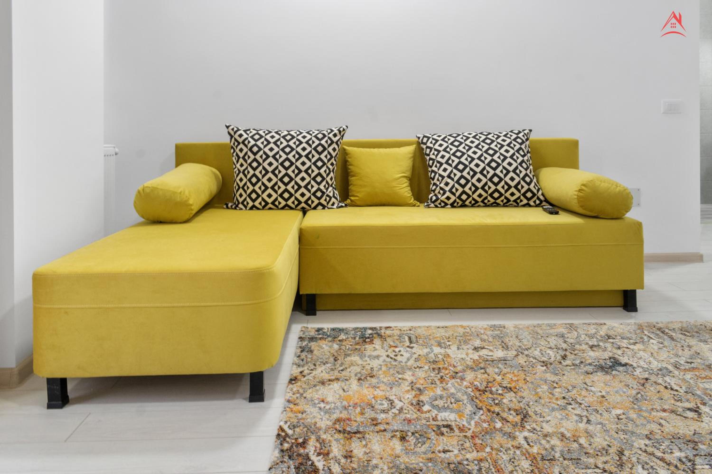 Sunny Yellow Apartment - Penthouse, Aer Conditionat, Free Parking, Self Check-in view 3