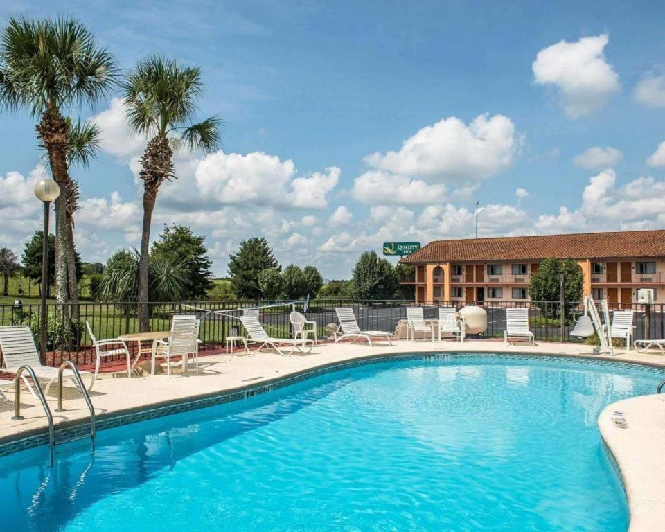 Quality Inn Marianna South view 2