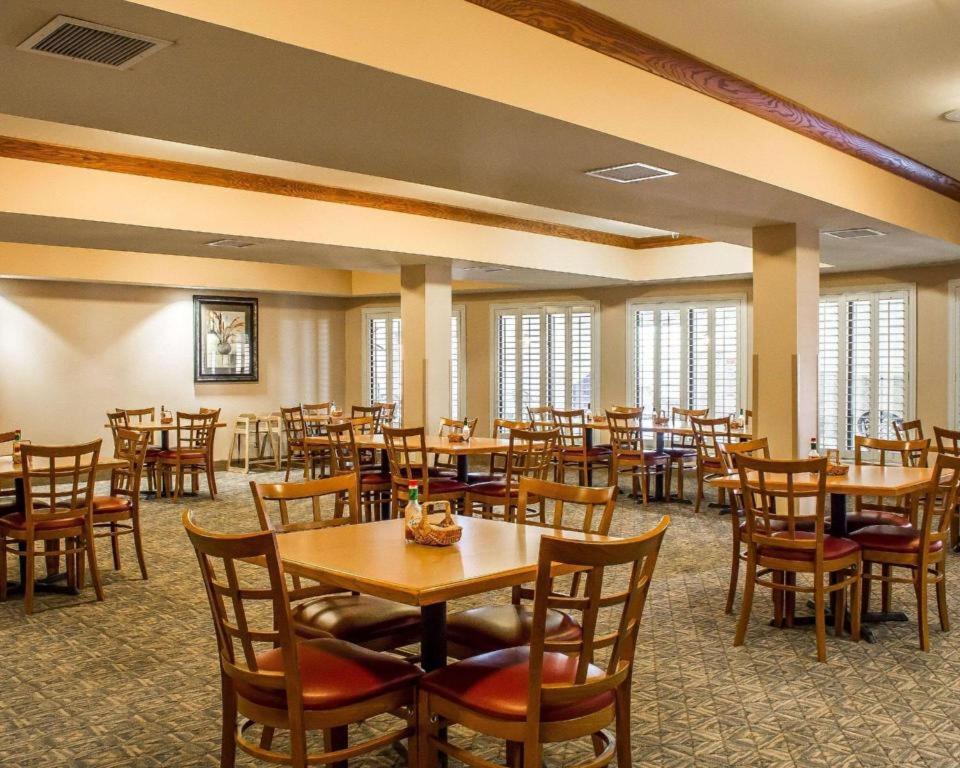 Comfort Inn and Suites Thatcher view 3