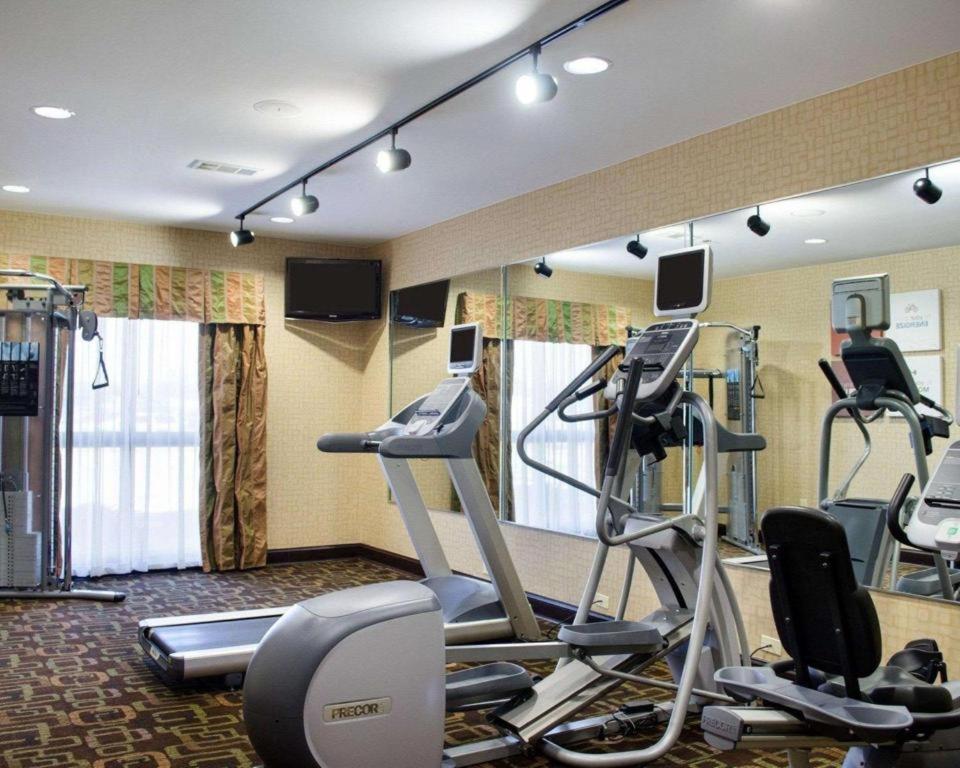 Comfort Suites