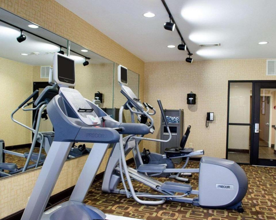 Comfort Suites