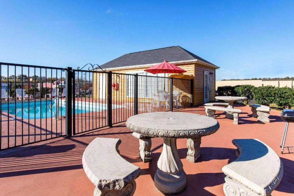 Quality Inn Arab Hwy 231 view 4