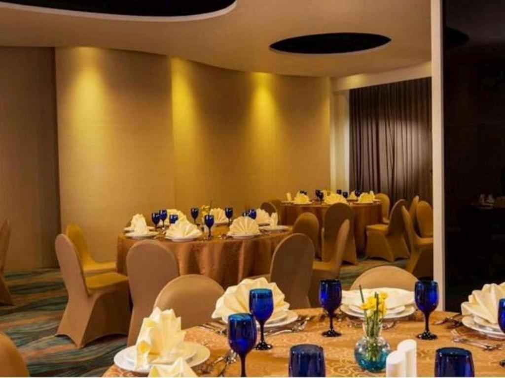 Blue Sky Hotel Petamburan - Image 3