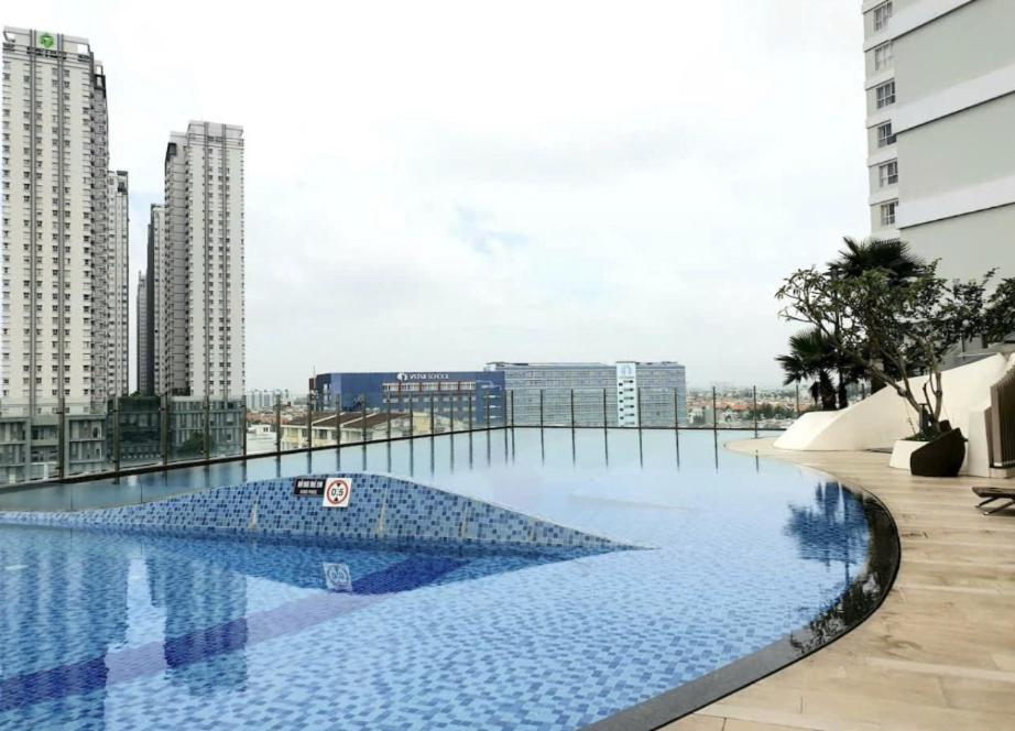 2 bedrooms ,2 WC Vip Sunrise City View D7 , Gym and Pool Free