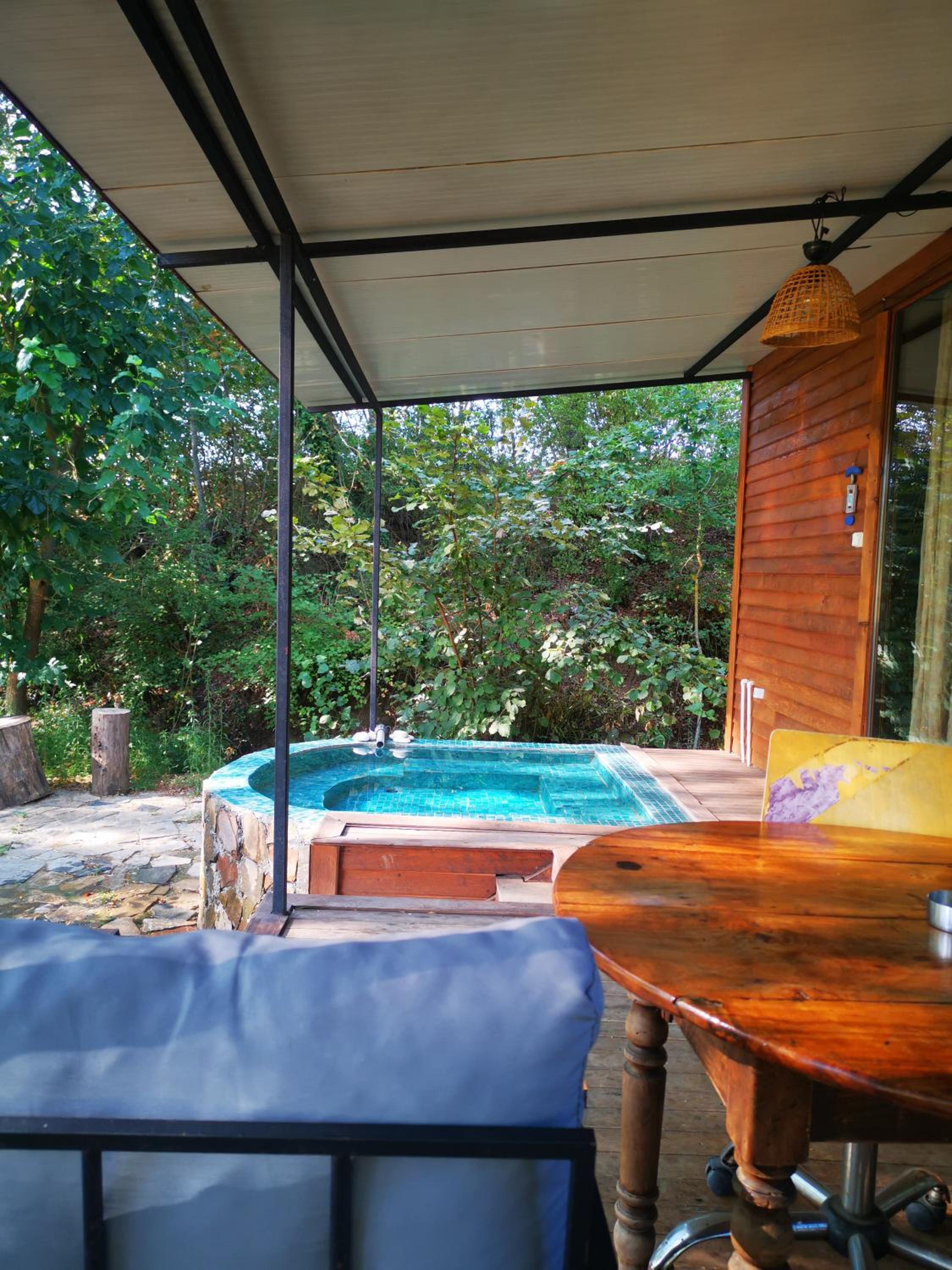 Saman Çiftliği en Hıdırlar — balance & terrace