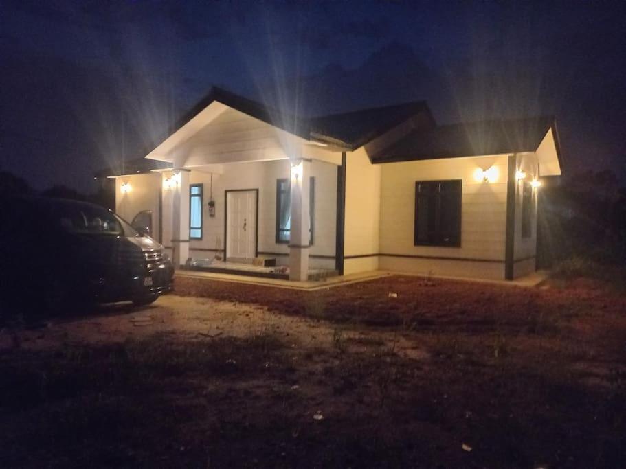 Modern Cottage Homestay AlorStar photo 5