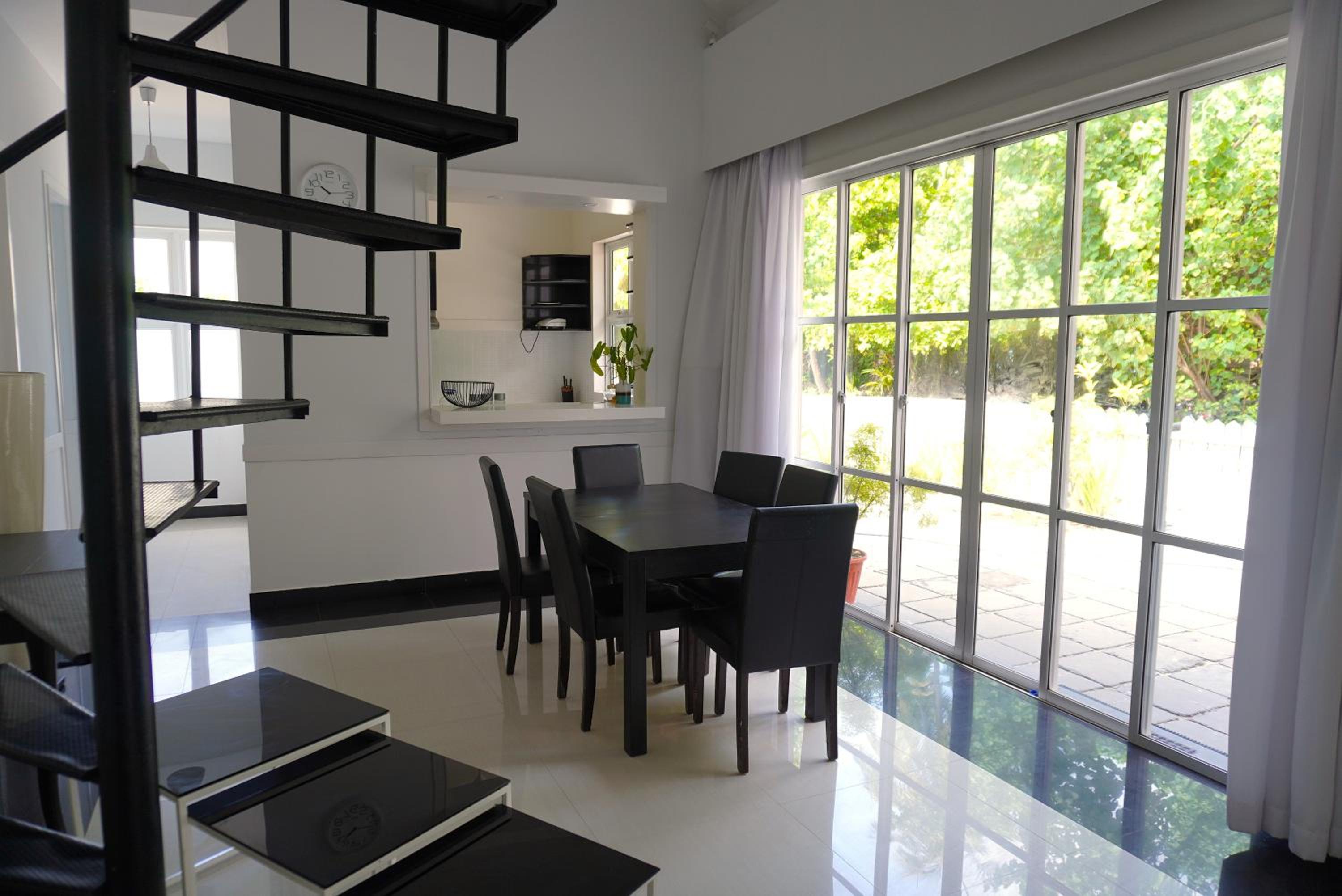 TME Retreats Dhigurah