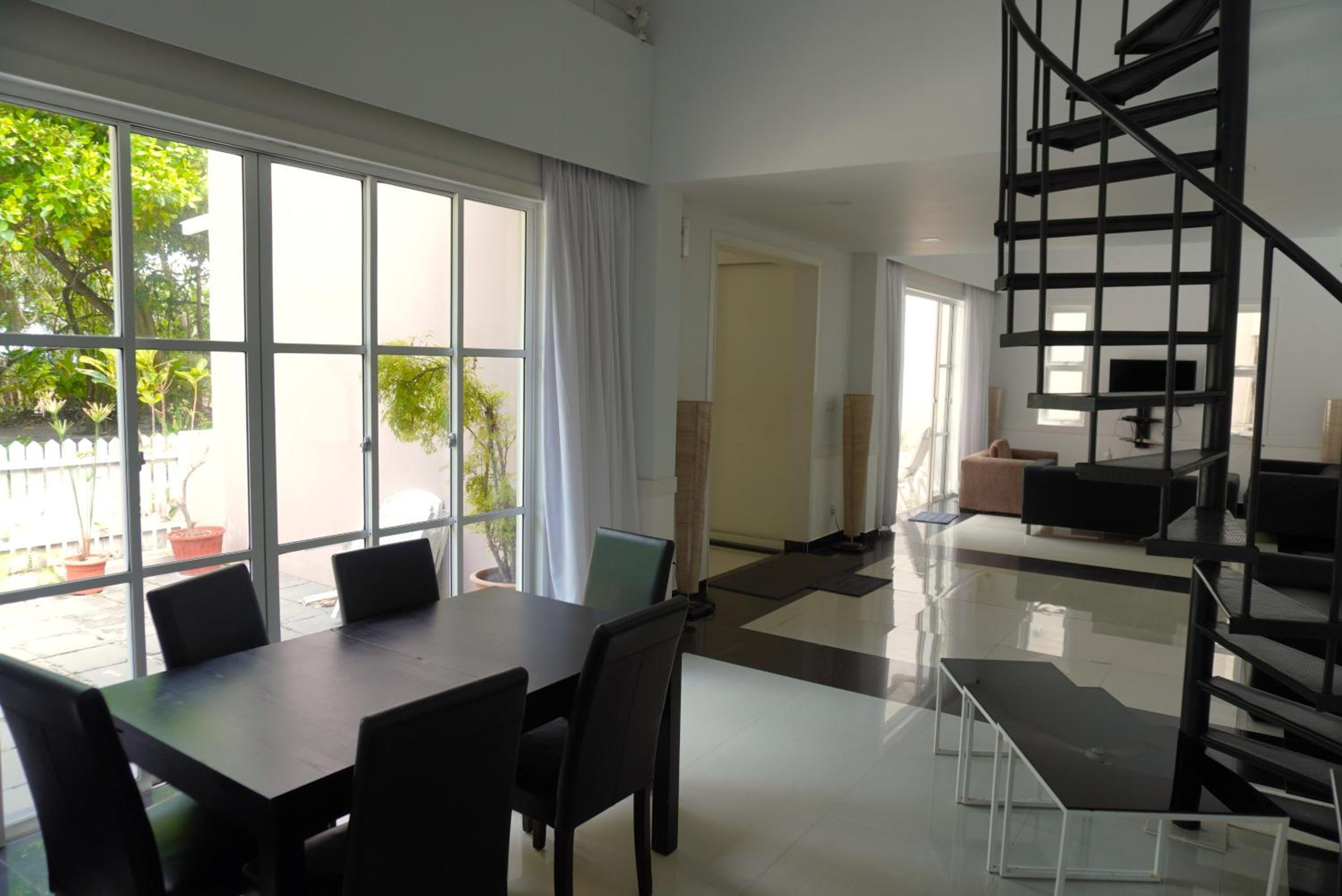 TME Retreats Dhigurah