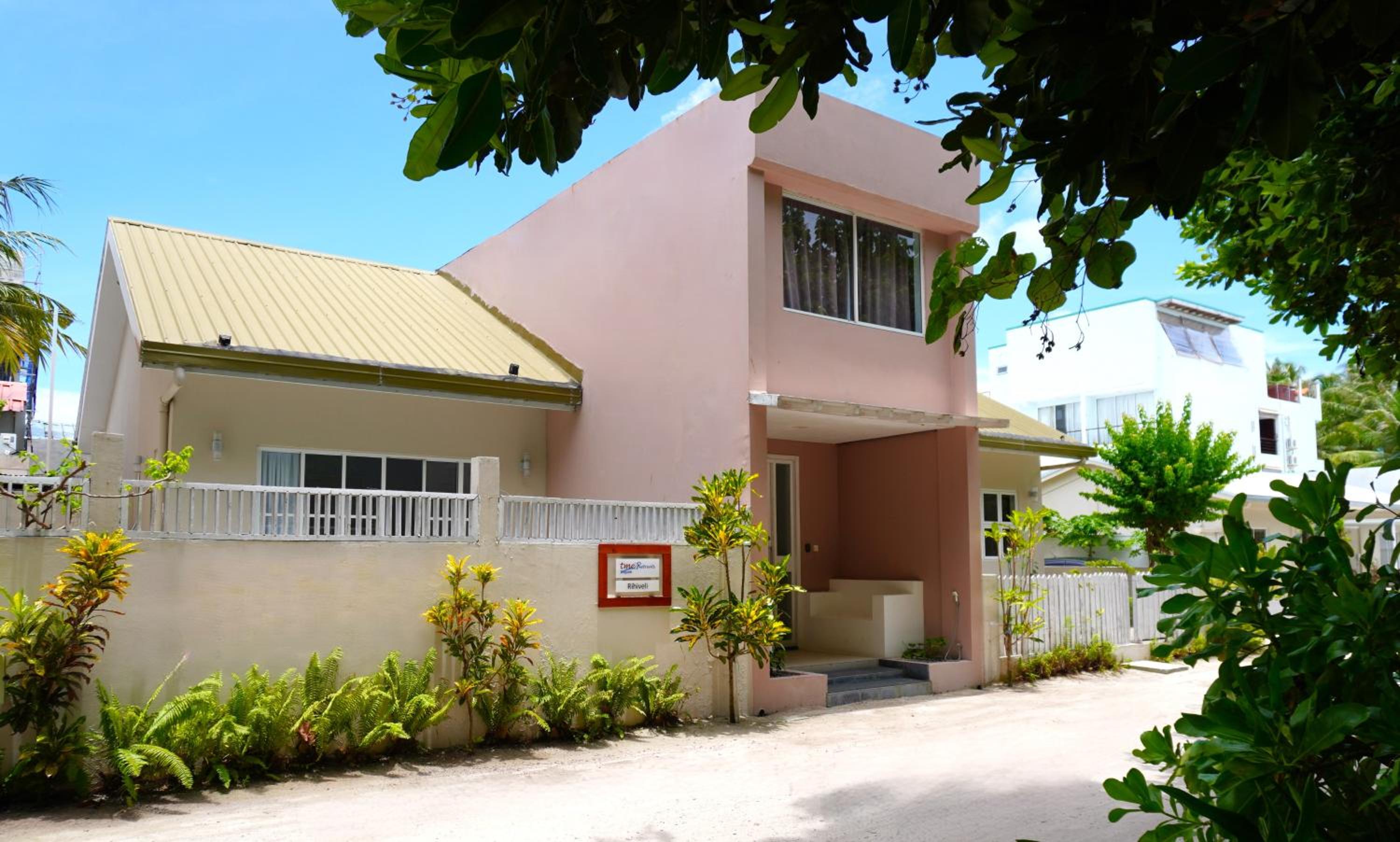 TME Retreats Dhigurah