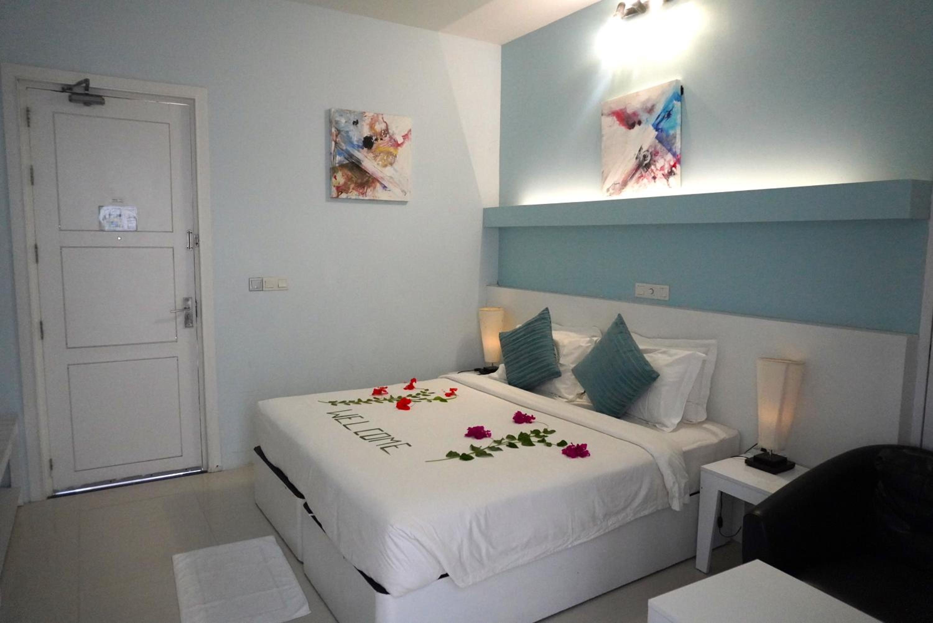 TME Retreats Dhigurah