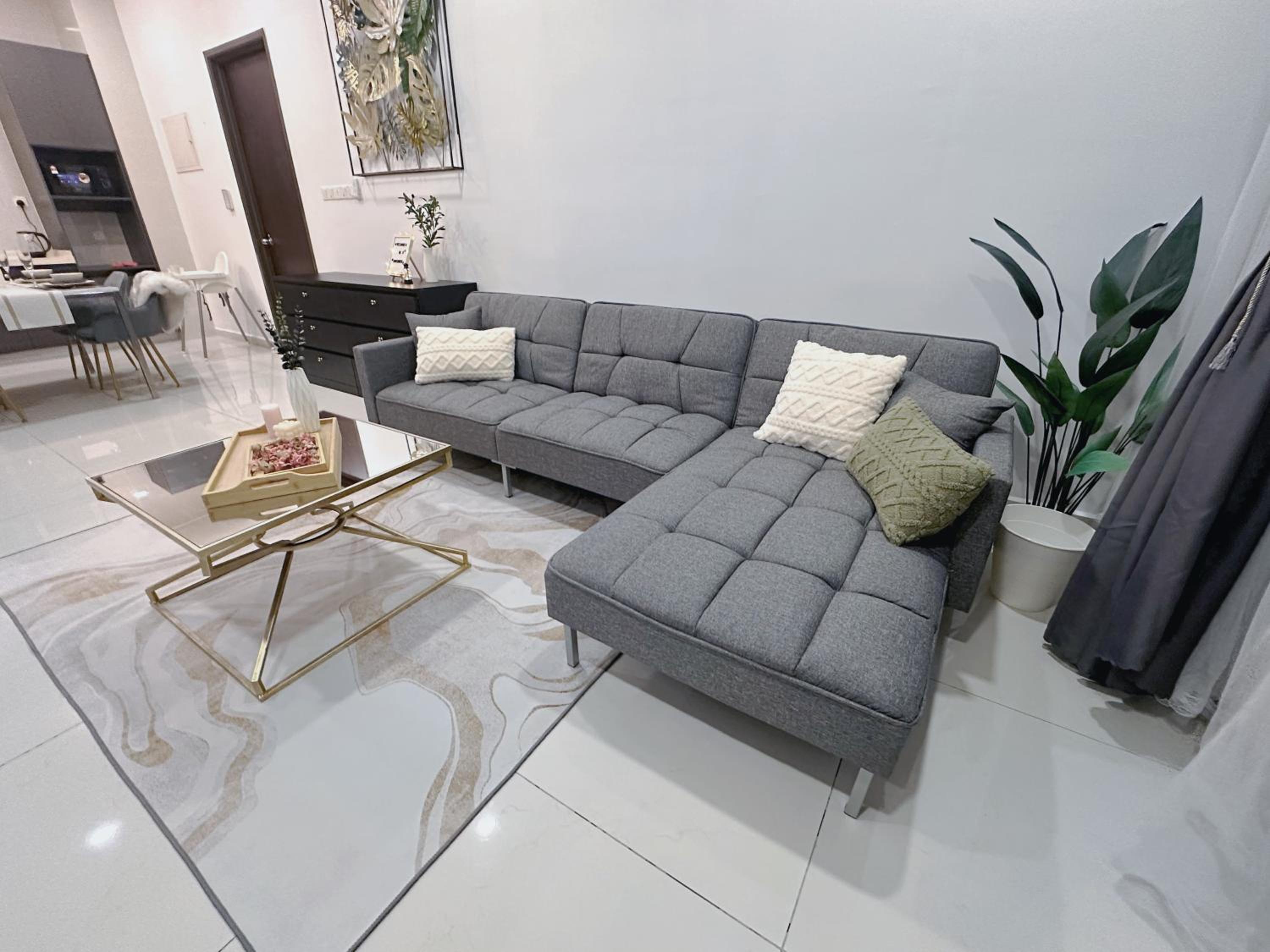 Wind Serenity at Country Garden Danga Bay with 2CarParks FOC Netflix Access and YouTube Premium 3Beds3Bath for 6-13pax by Minshuku