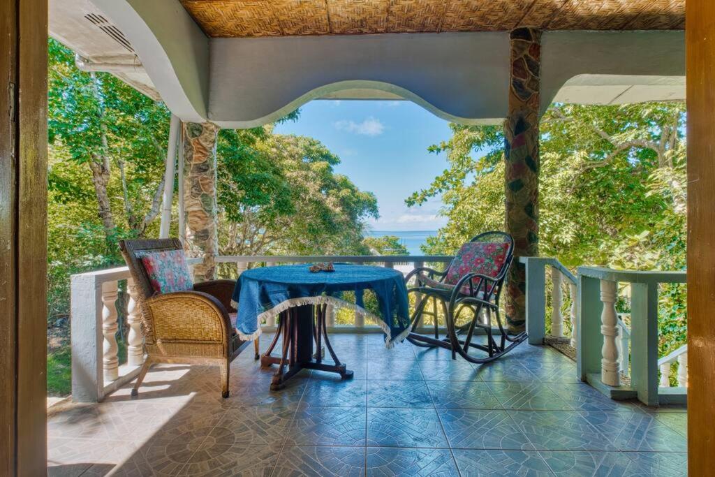 Pilar Pilapil Beach House in Malapascua view 2
