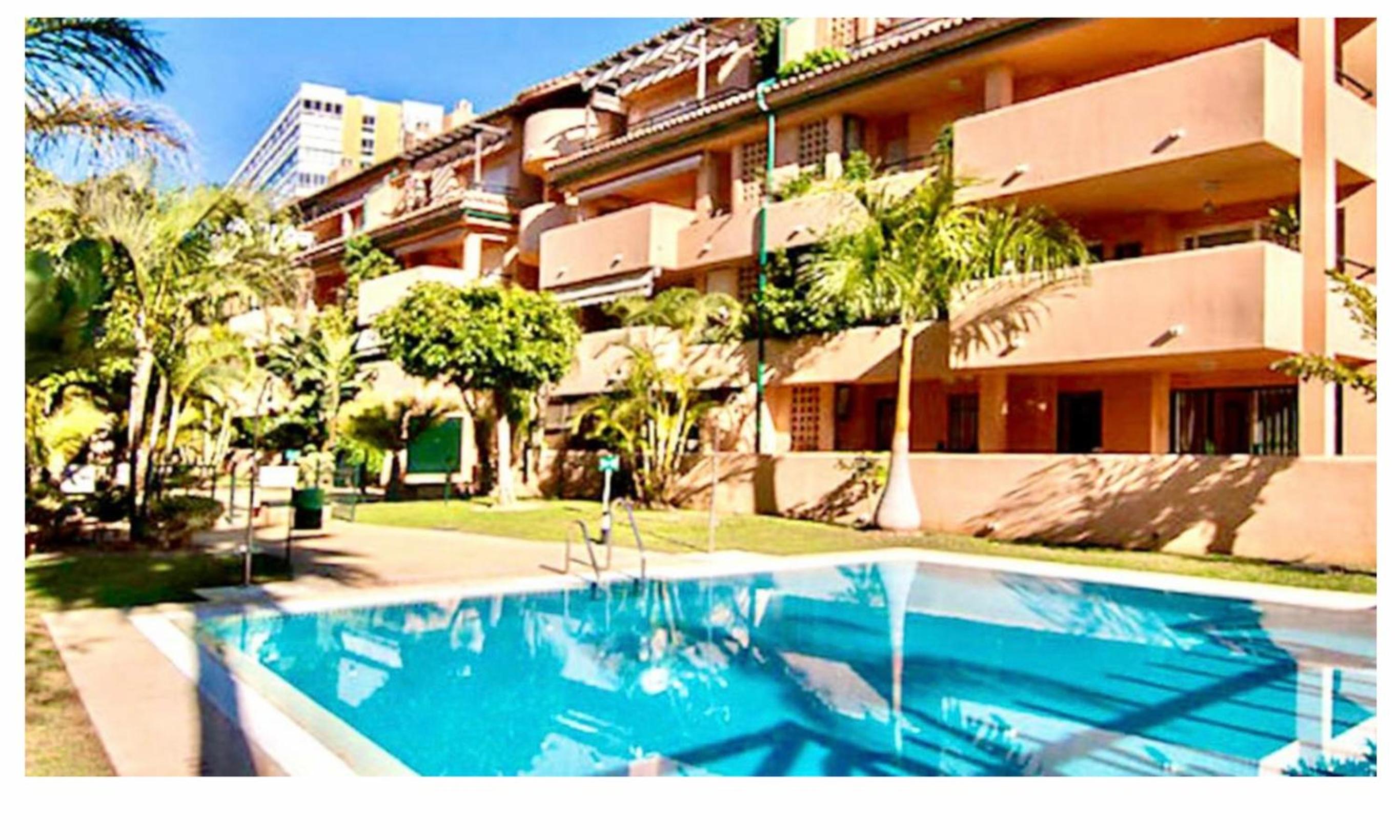 MARBELLA BEACHFRONT- Apartamento junto a la playa y con impresionantes vistas al mar