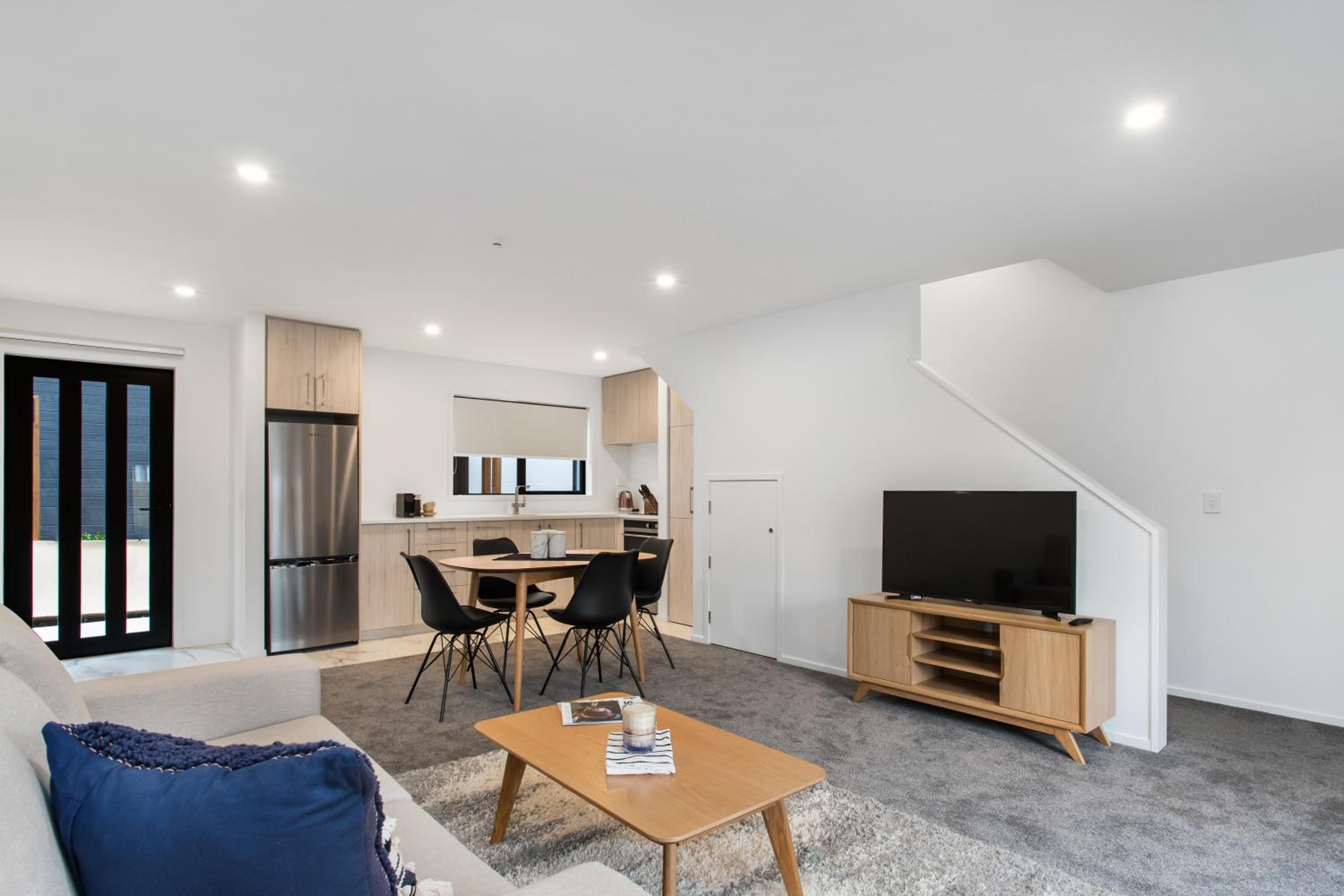 Prime Location Cosy Warm Free Off Street Park