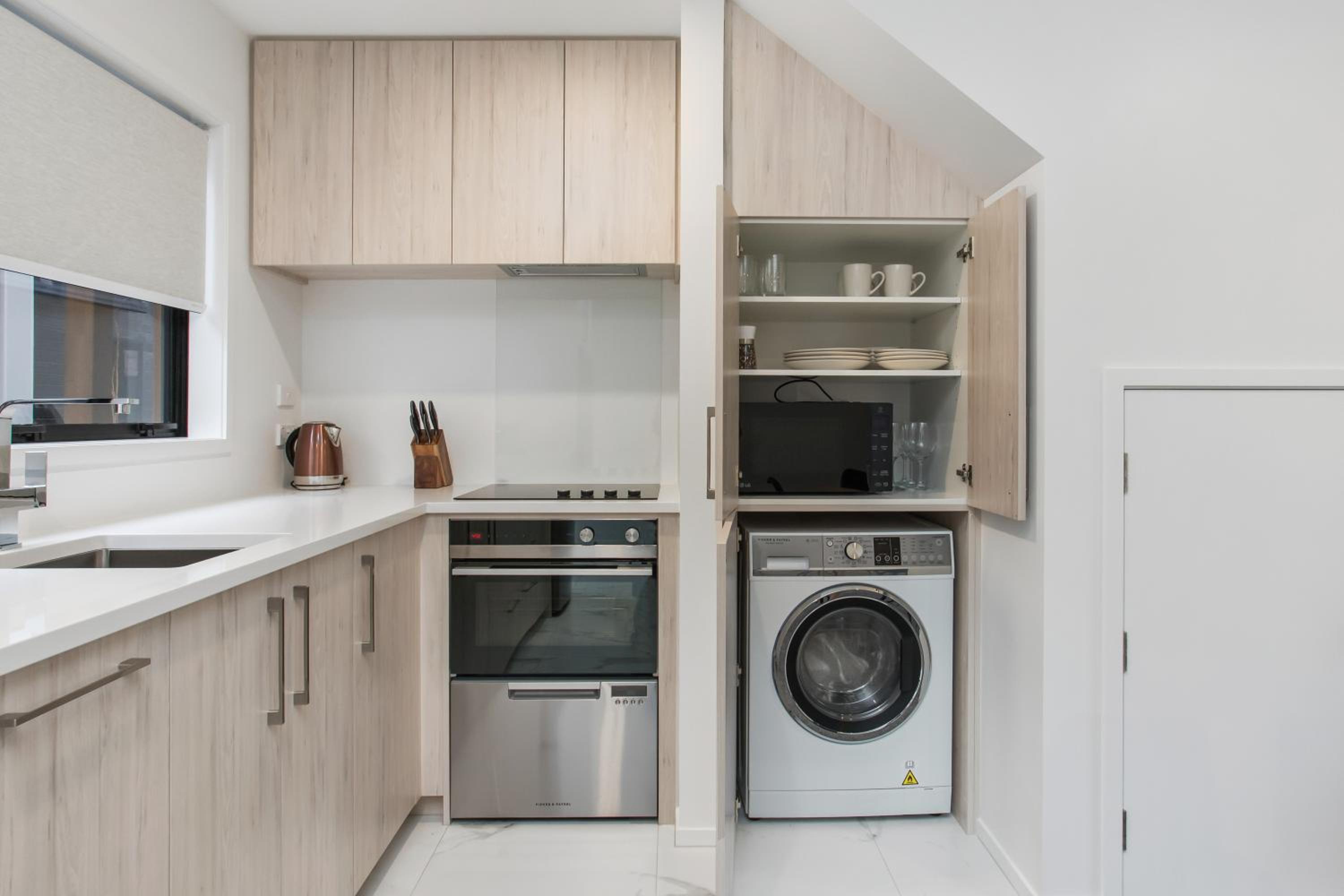 Prime Location Cosy Warm Free Off Street Park