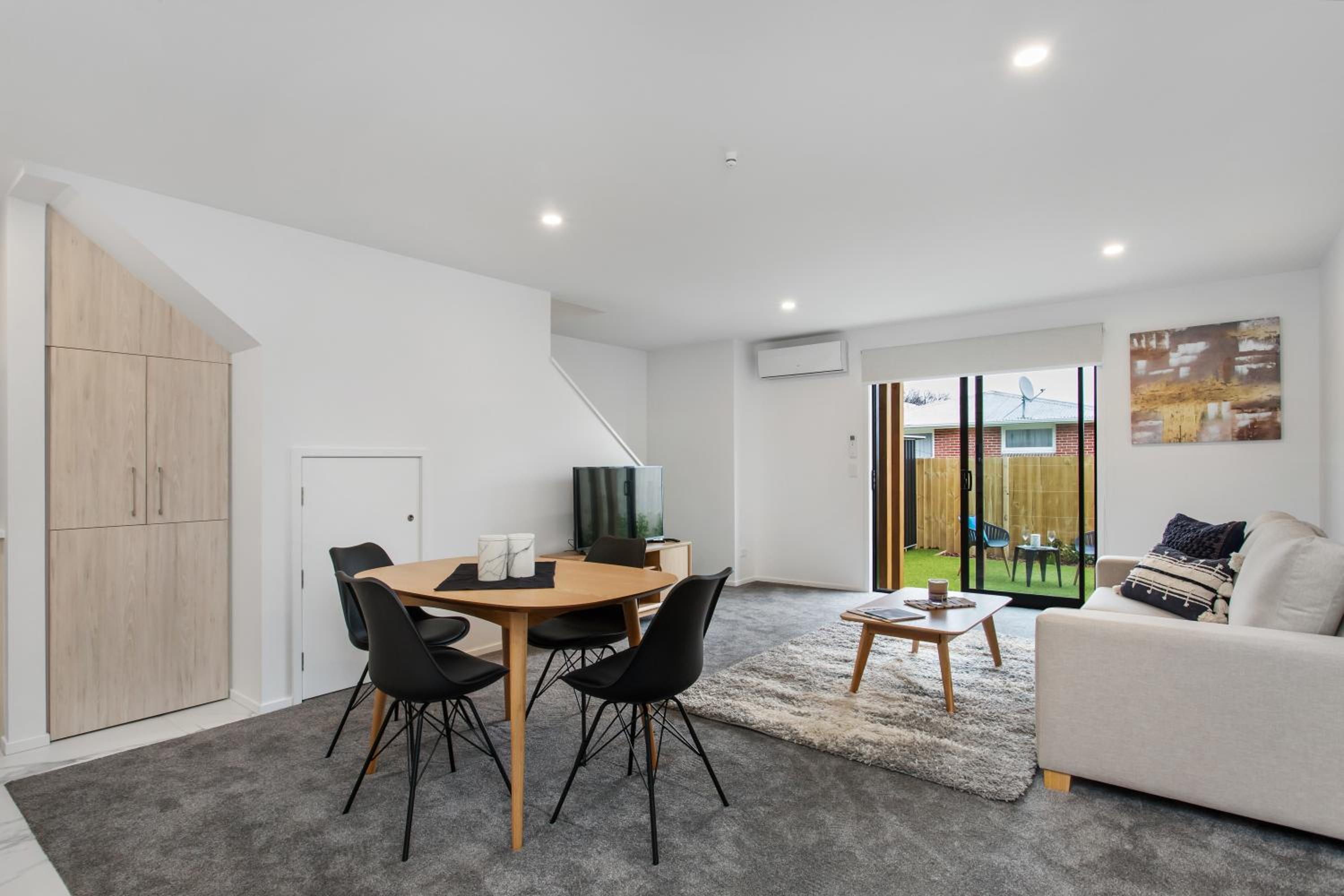 Prime Location Cosy Warm Free Off Street Park