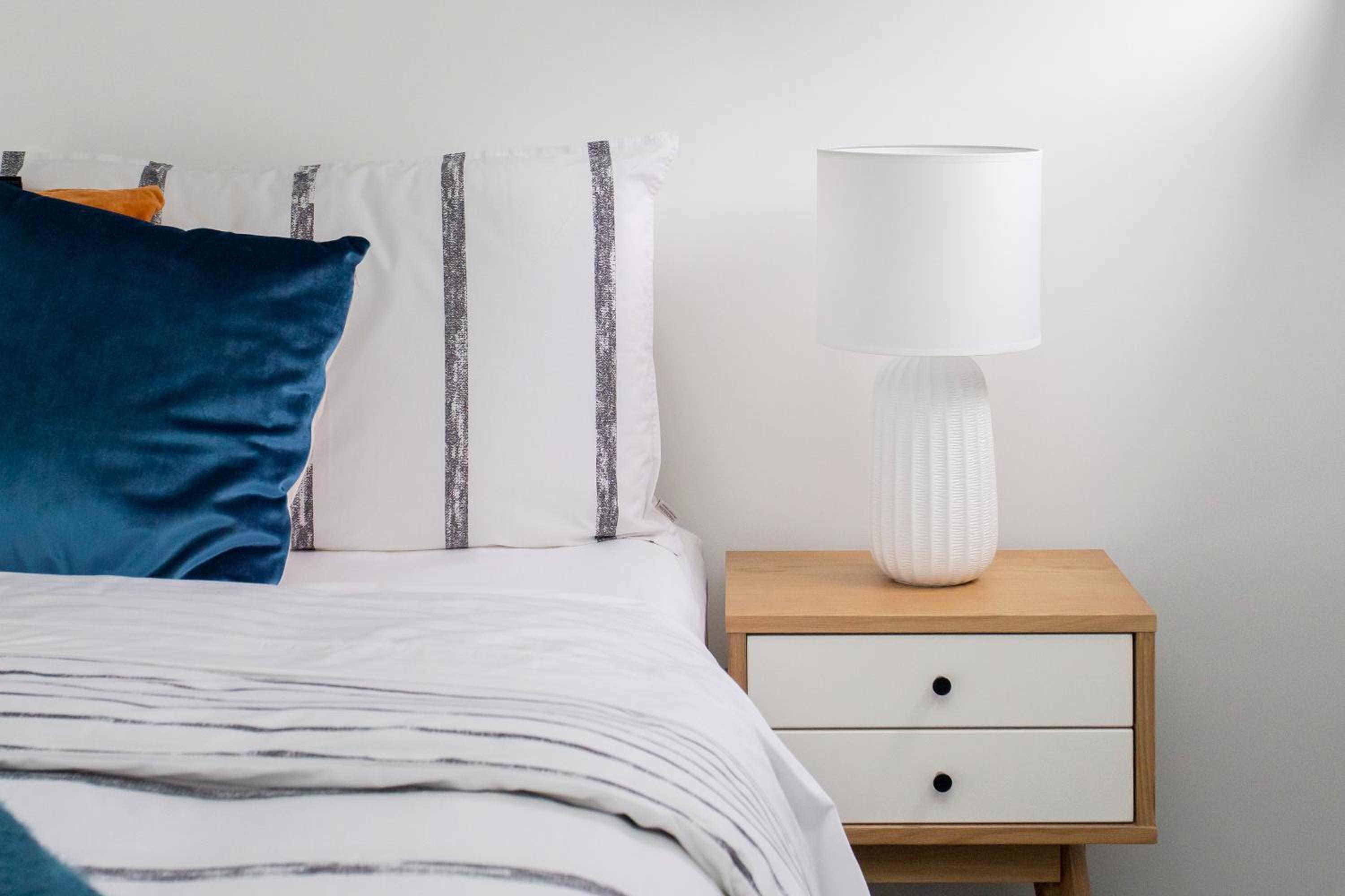 Prime Location Cosy Warm Free Off Street Park
