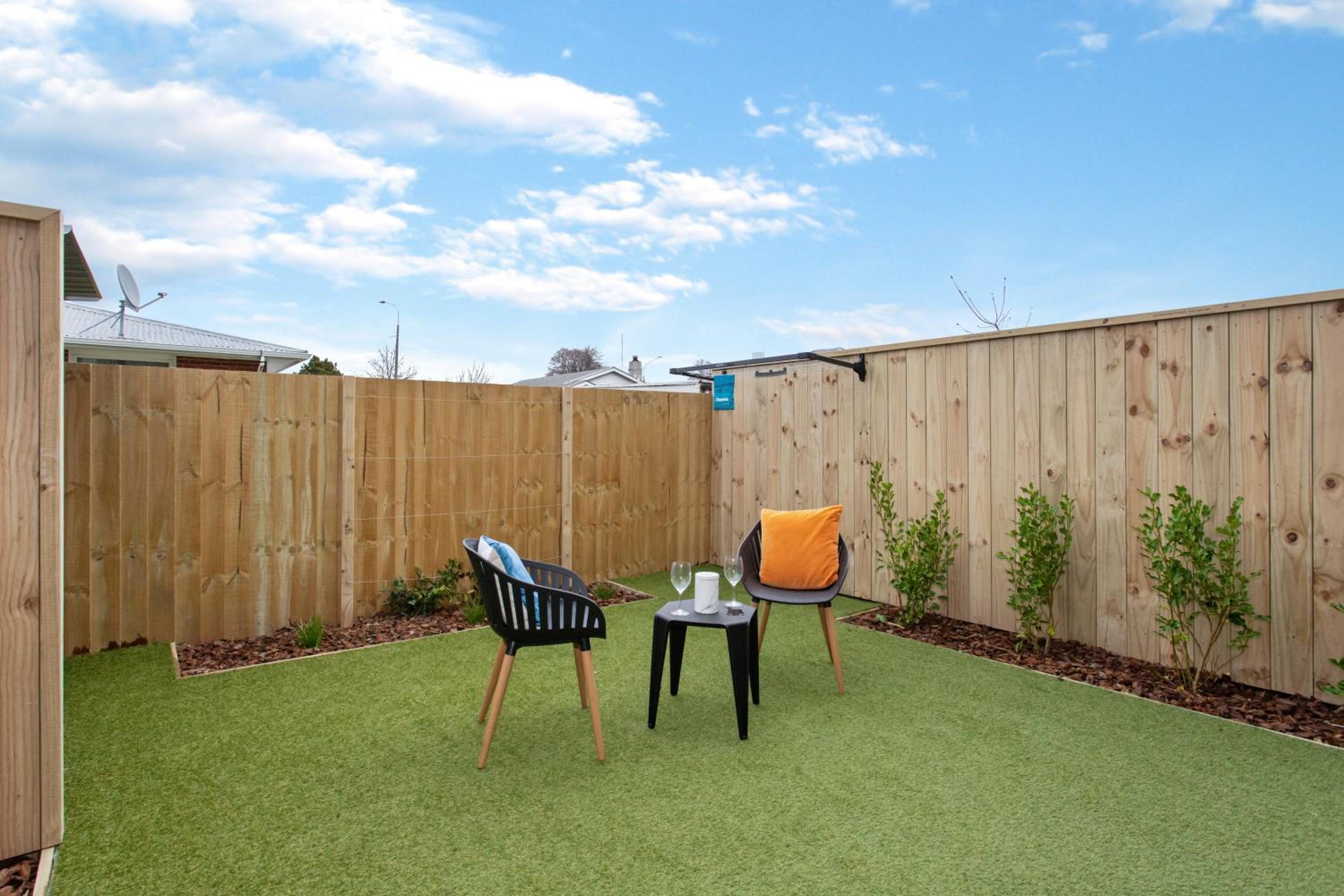 Prime Location Cosy Warm Free Off Street Park