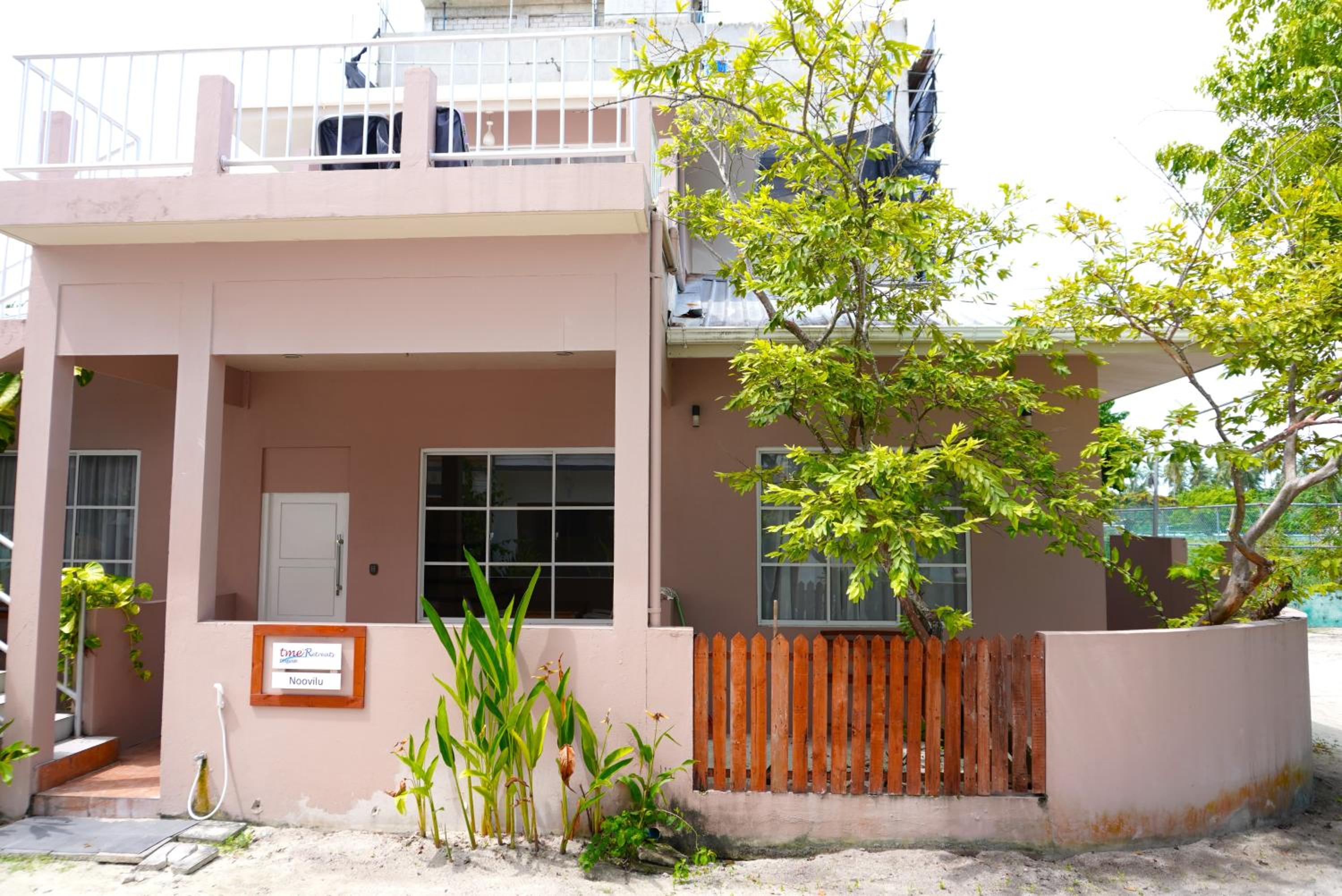 TME Retreats Dhigurah