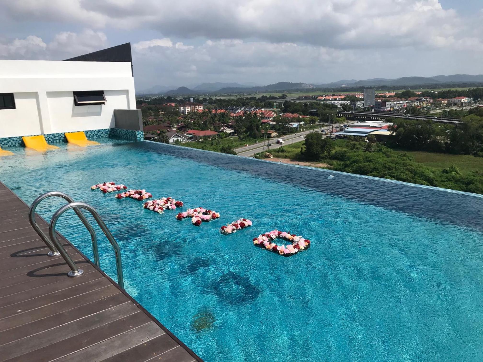 Homie STUDIO - 1 room with kitchen, dining table, sofa, TV with pool and free wifii 500 meter dari Hospital Sultanah Bahiyah Alor Setar Kedah photo 5