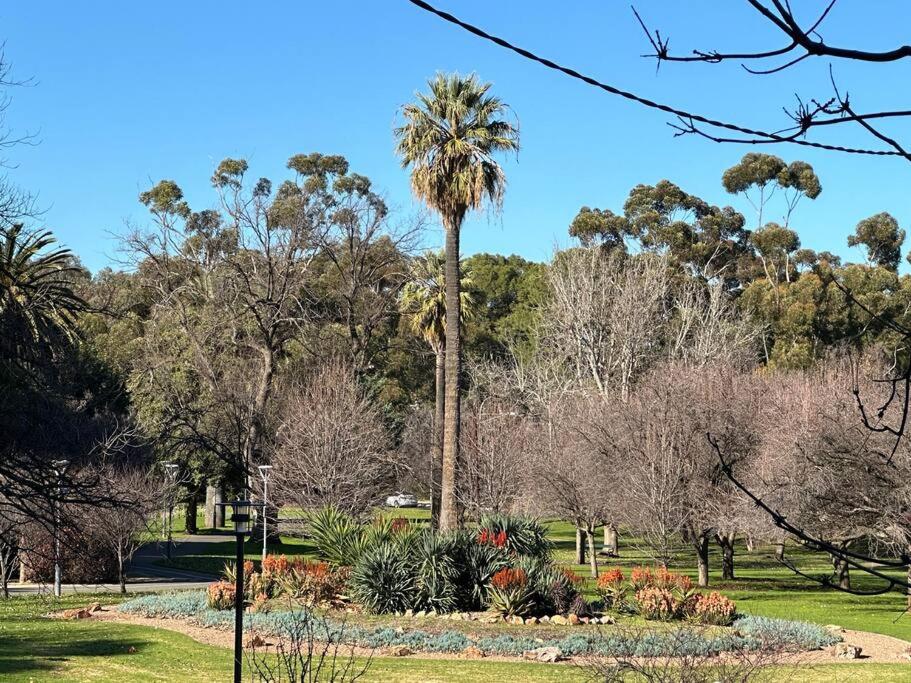 Relaxing park view 2 bedrooms apartment Free Wi-Fi