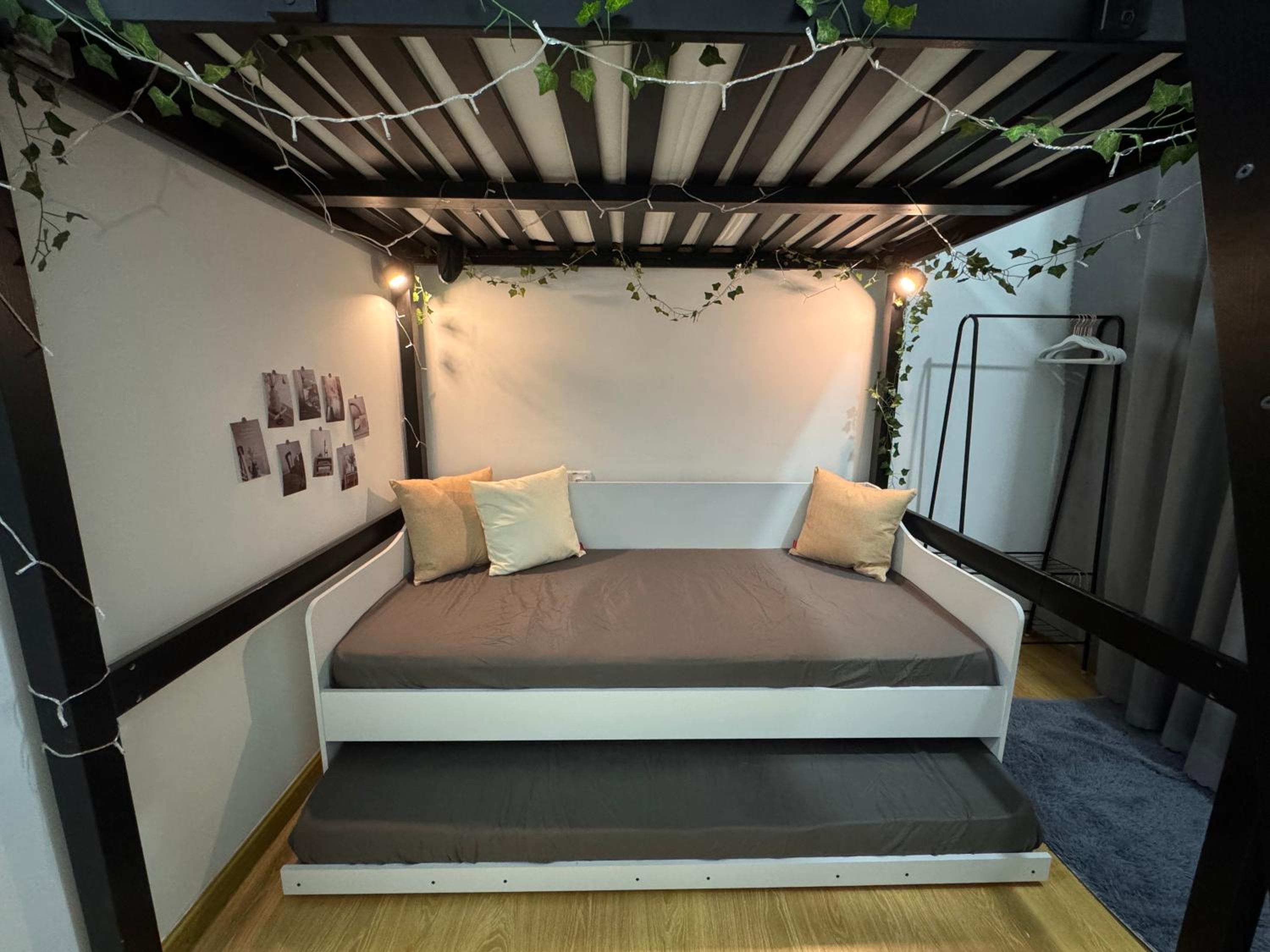 Wind Serenity at Country Garden Danga Bay with 2CarParks FOC Netflix Access and YouTube Premium 3Beds3Bath for 6-13pax by Minshuku