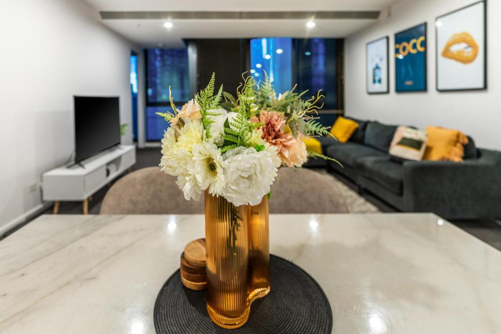 Mega Style Apartments Southbank Grand