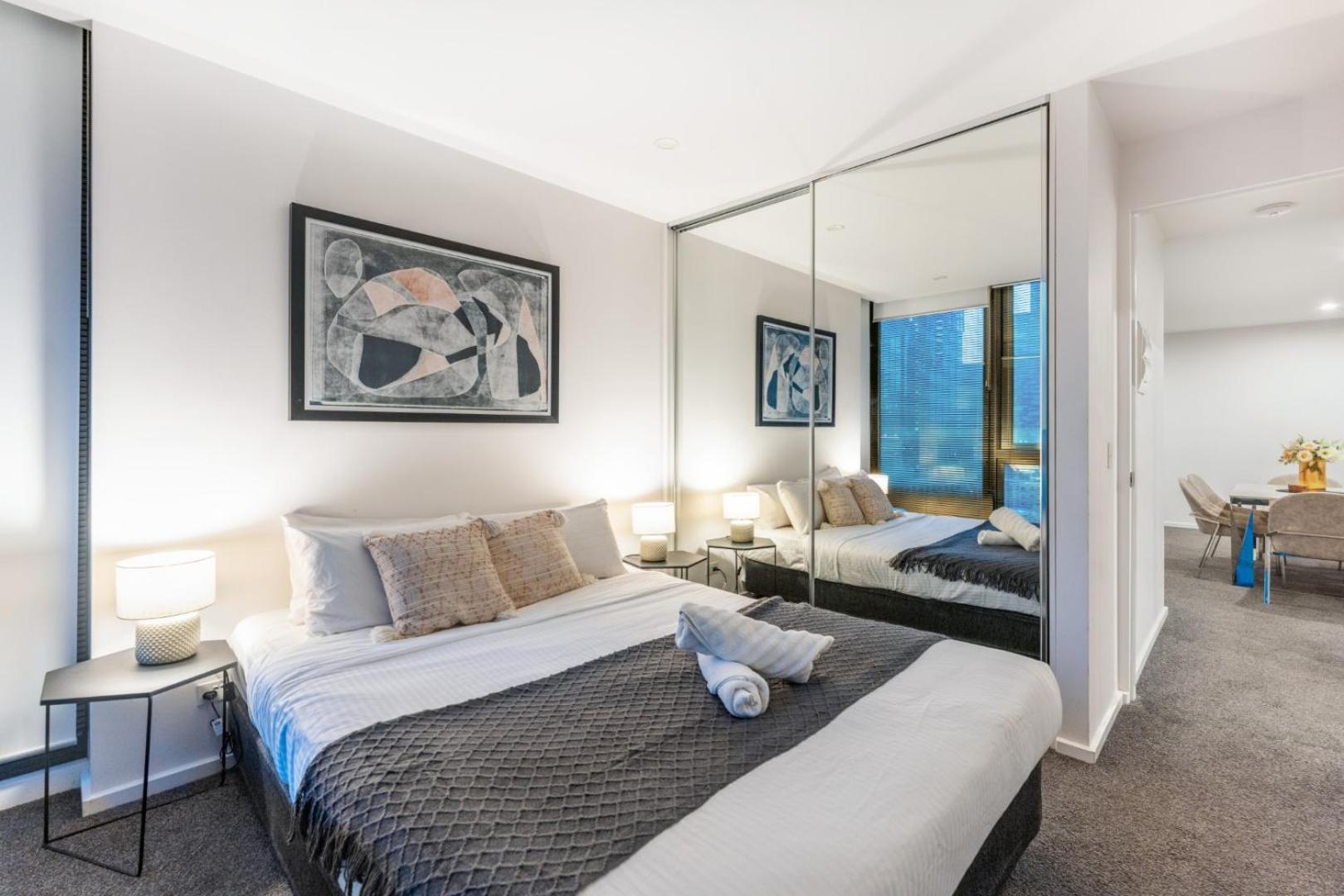 Mega Style Apartments Southbank Grand