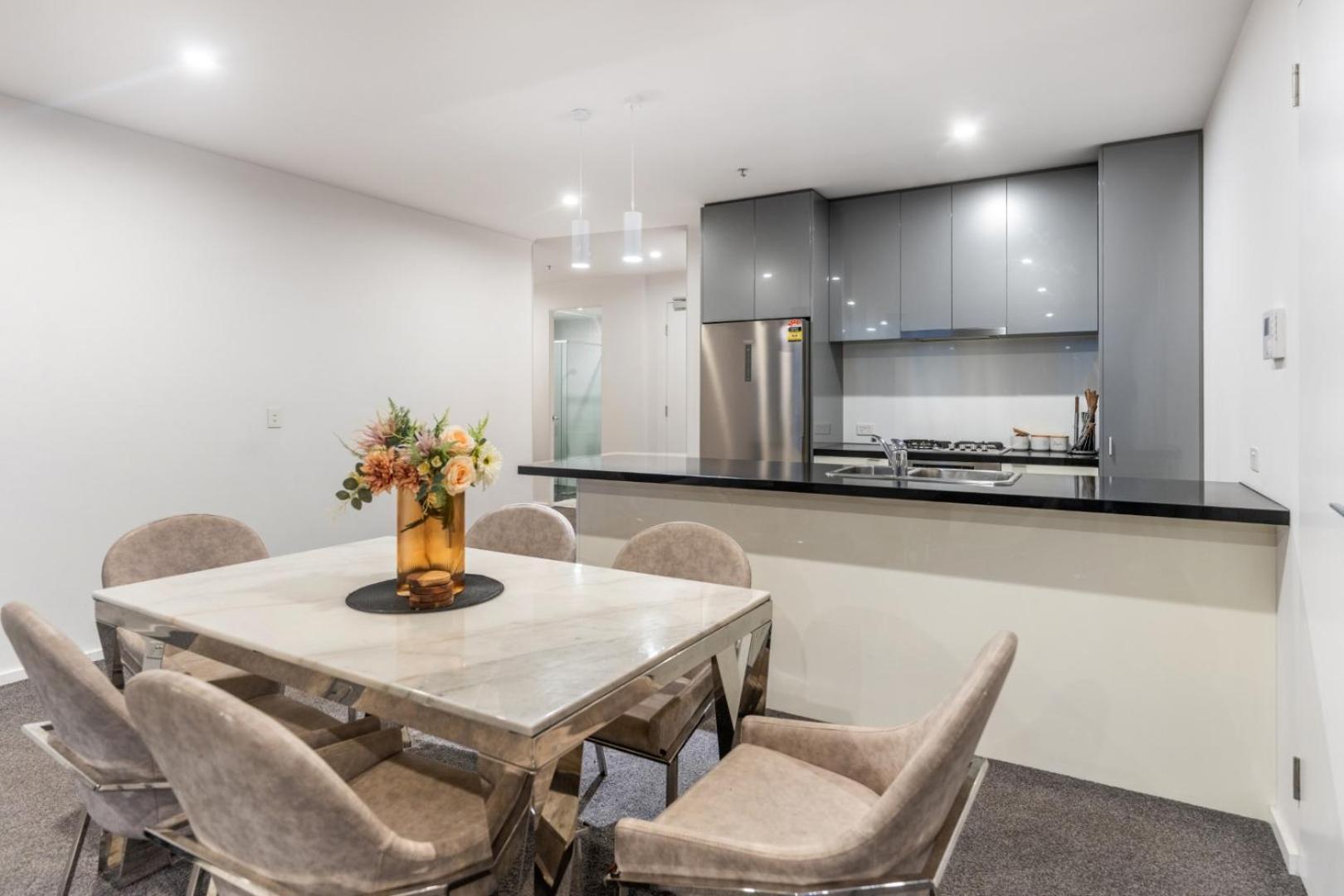 Mega Style Apartments Southbank Grand