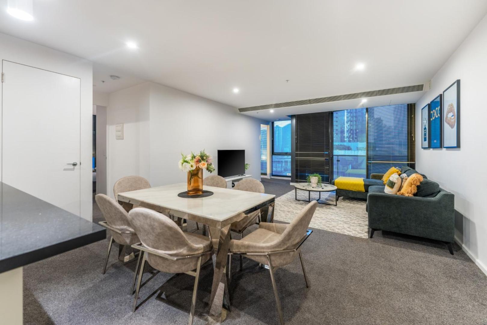 Mega Style Apartments Southbank Grand