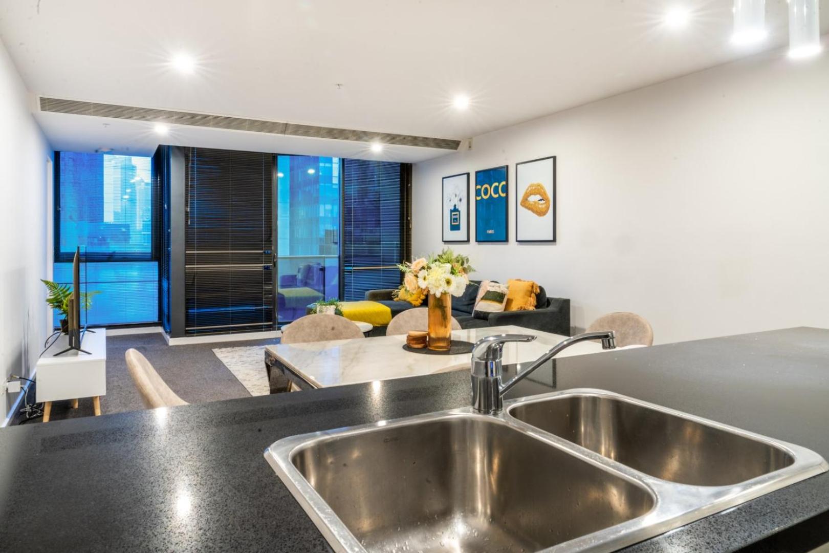 Mega Style Apartments Southbank Grand