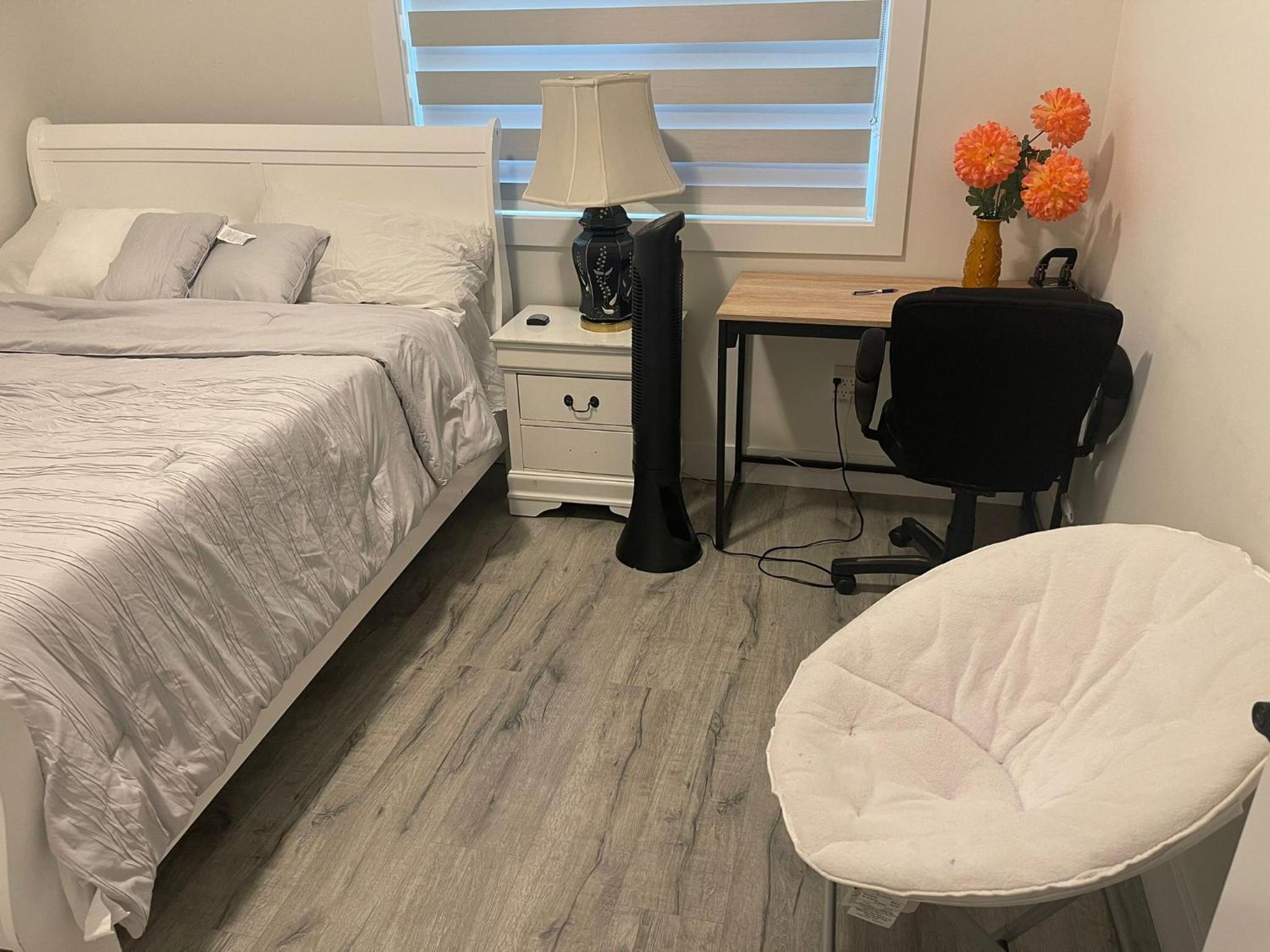 Brand-new three bedroom guest suite in the desirable neighbourhood