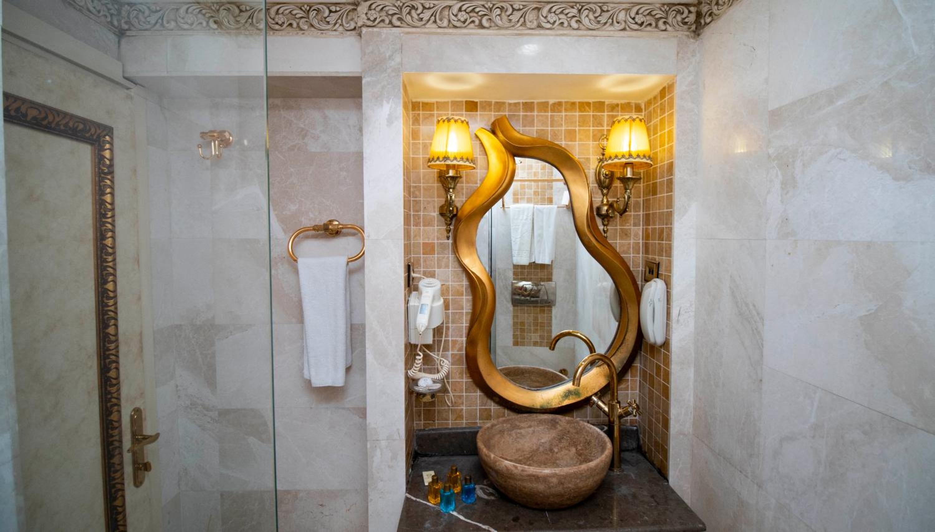 Hotel Buyuk Hamit becomes Buyuk Hamit Otel. - Image 6