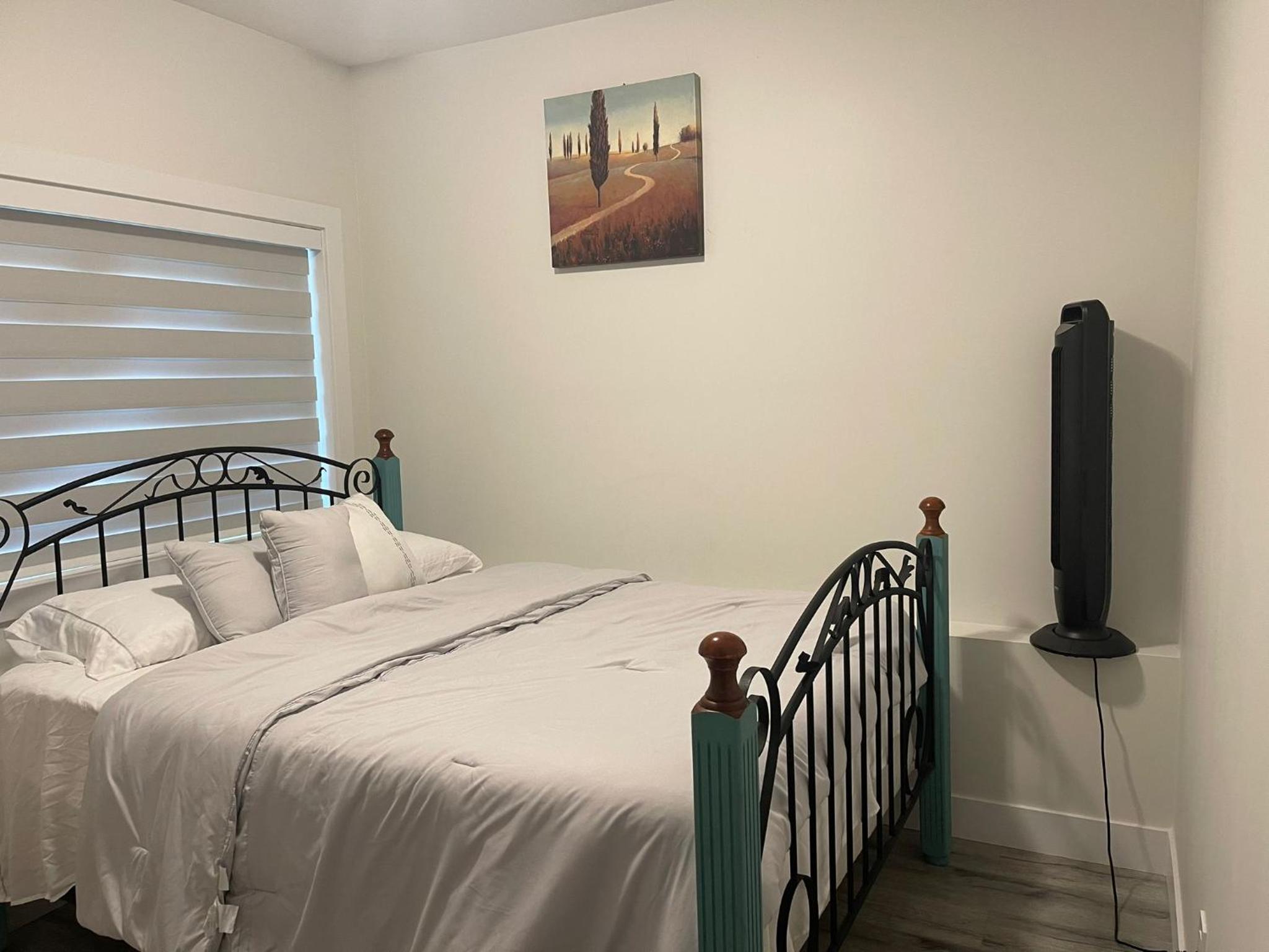 Brand-new three bedroom guest suite in the desirable neighbourhood