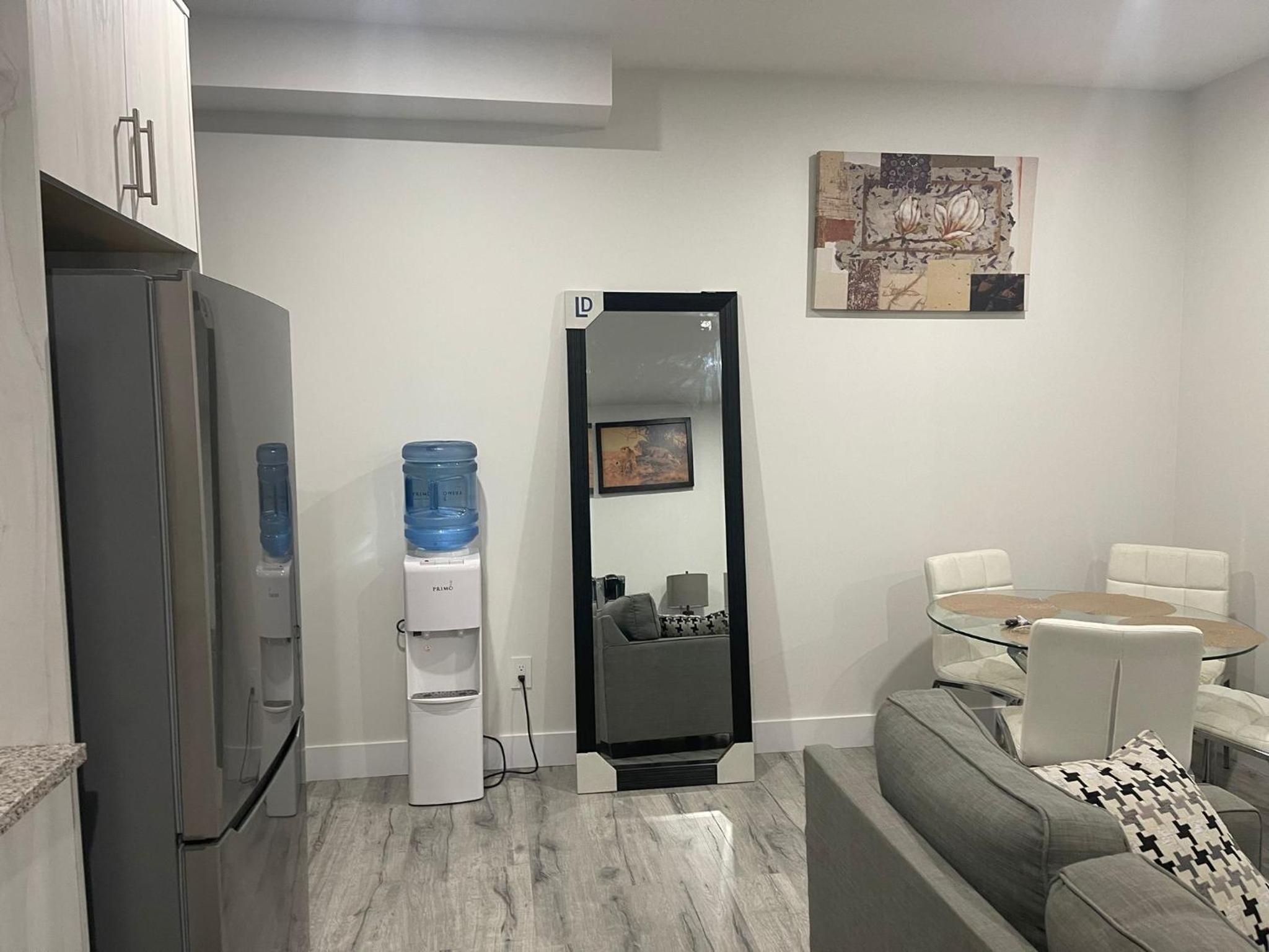 Brand-new three bedroom guest suite in the desirable neighbourhood