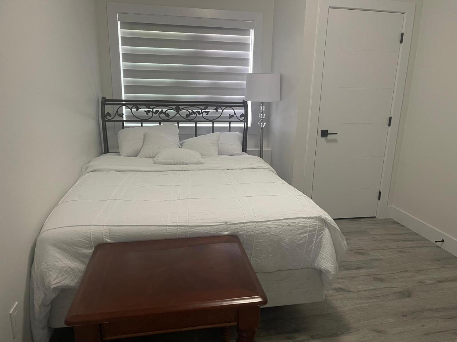 Brand-new three bedroom guest suite in the desirable neighbourhood