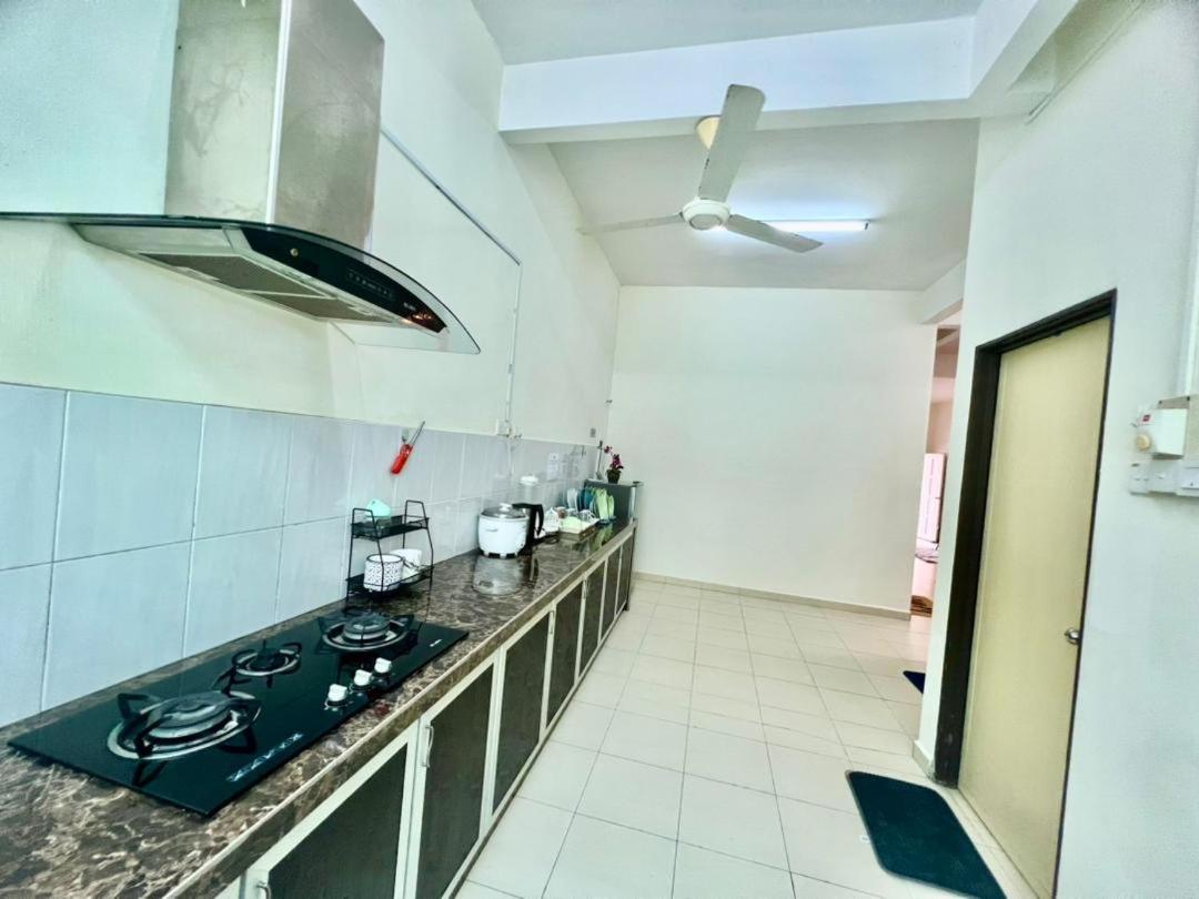 Comel House Hadapan Hospital Sultanah Bahiyah Alor Setar- Teres 2 Tingkat Vistana Indah Depan HSB 4 Bilik Airconds & Ruang tamu aircond dan free wifi photo 4