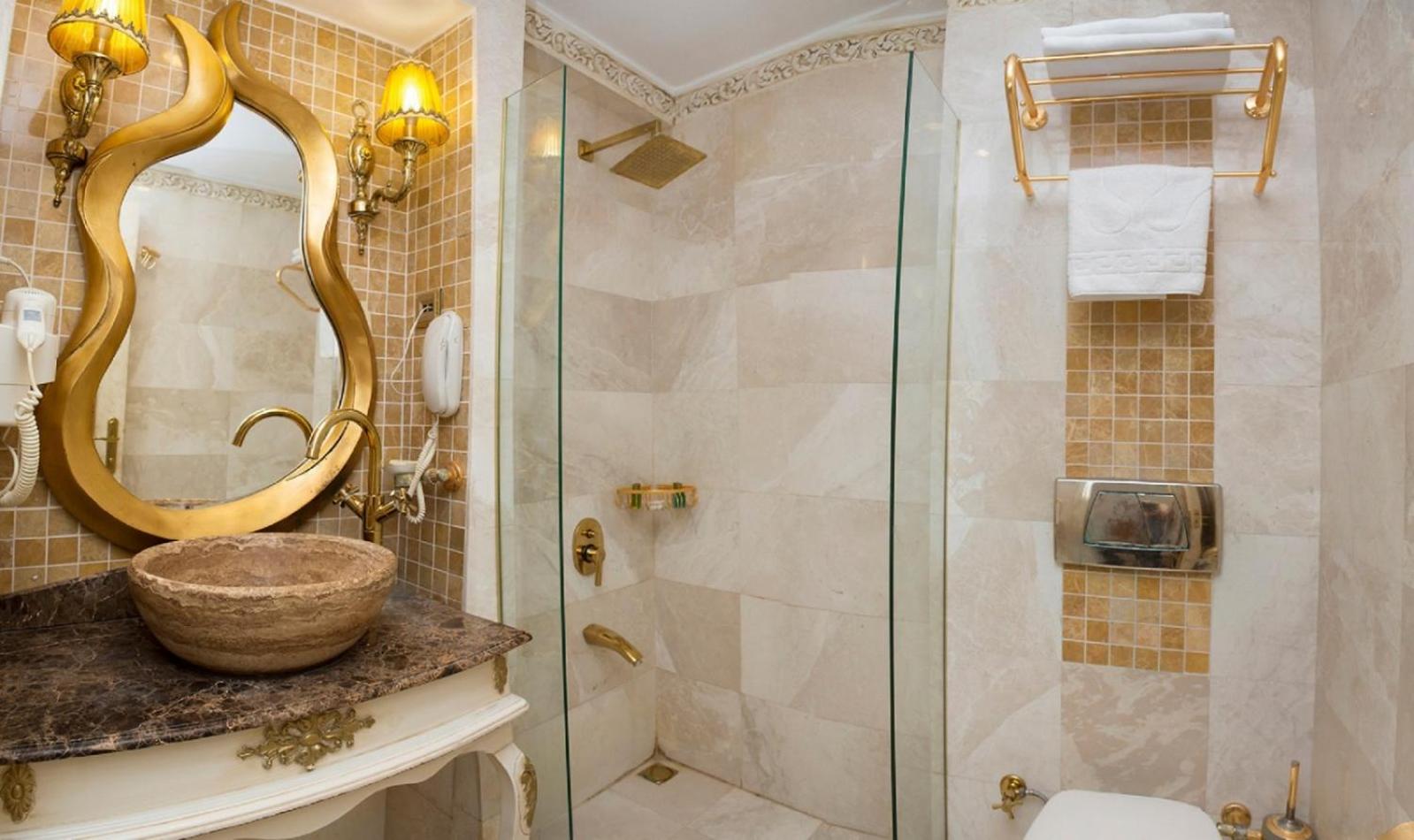 Hotel Buyuk Hamit becomes Buyuk Hamit Otel. - Image 30