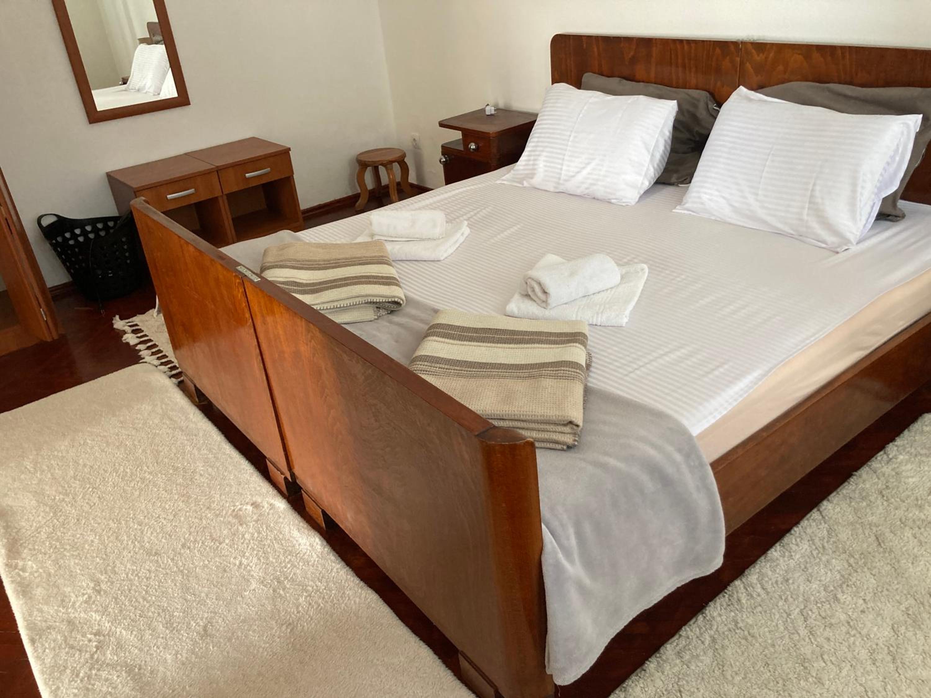 Plaža Stari Grad Budva pjena od mora Beach Apartman