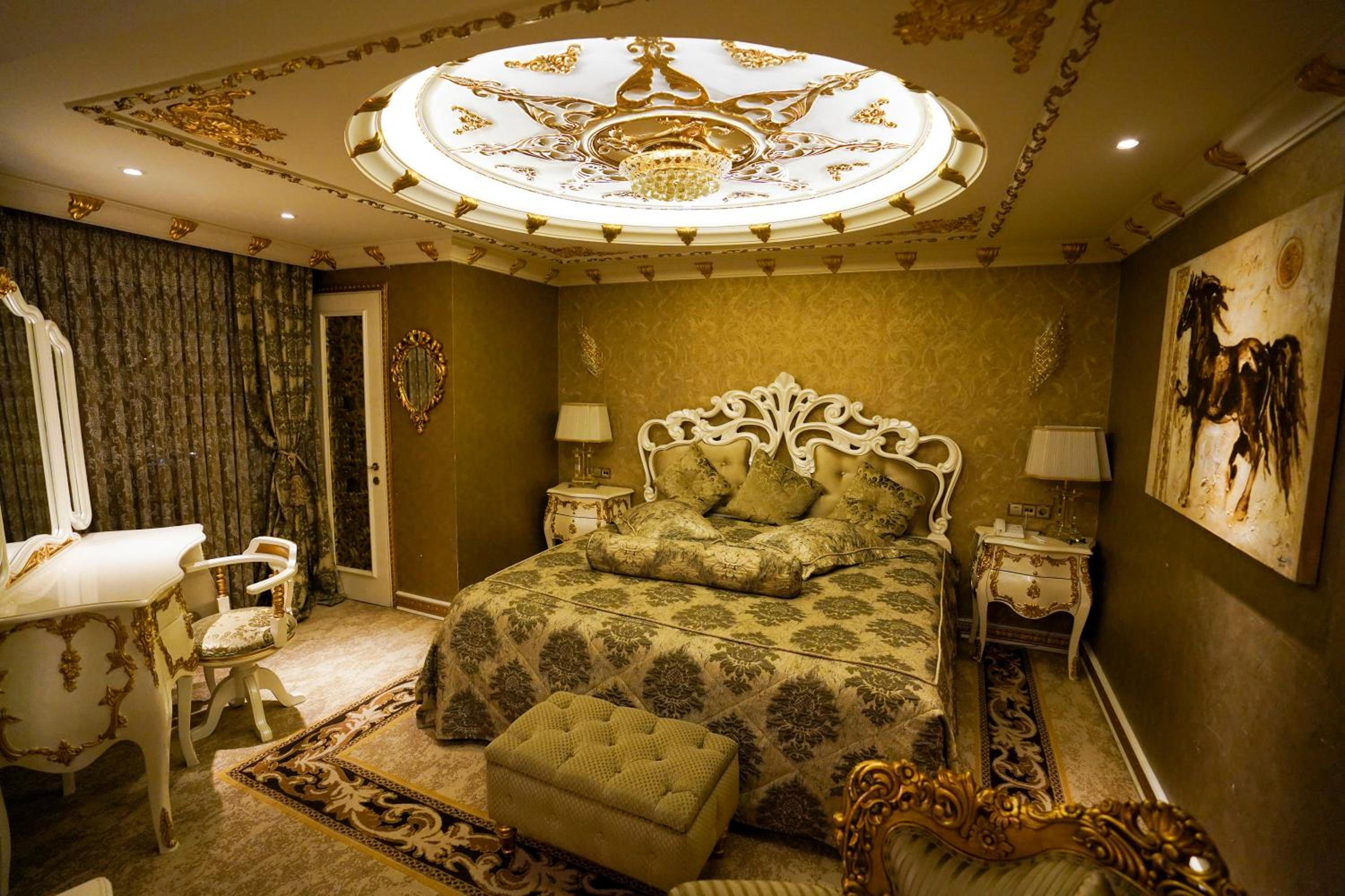 Hotel Buyuk Hamit becomes Buyuk Hamit Otel. - Image 57