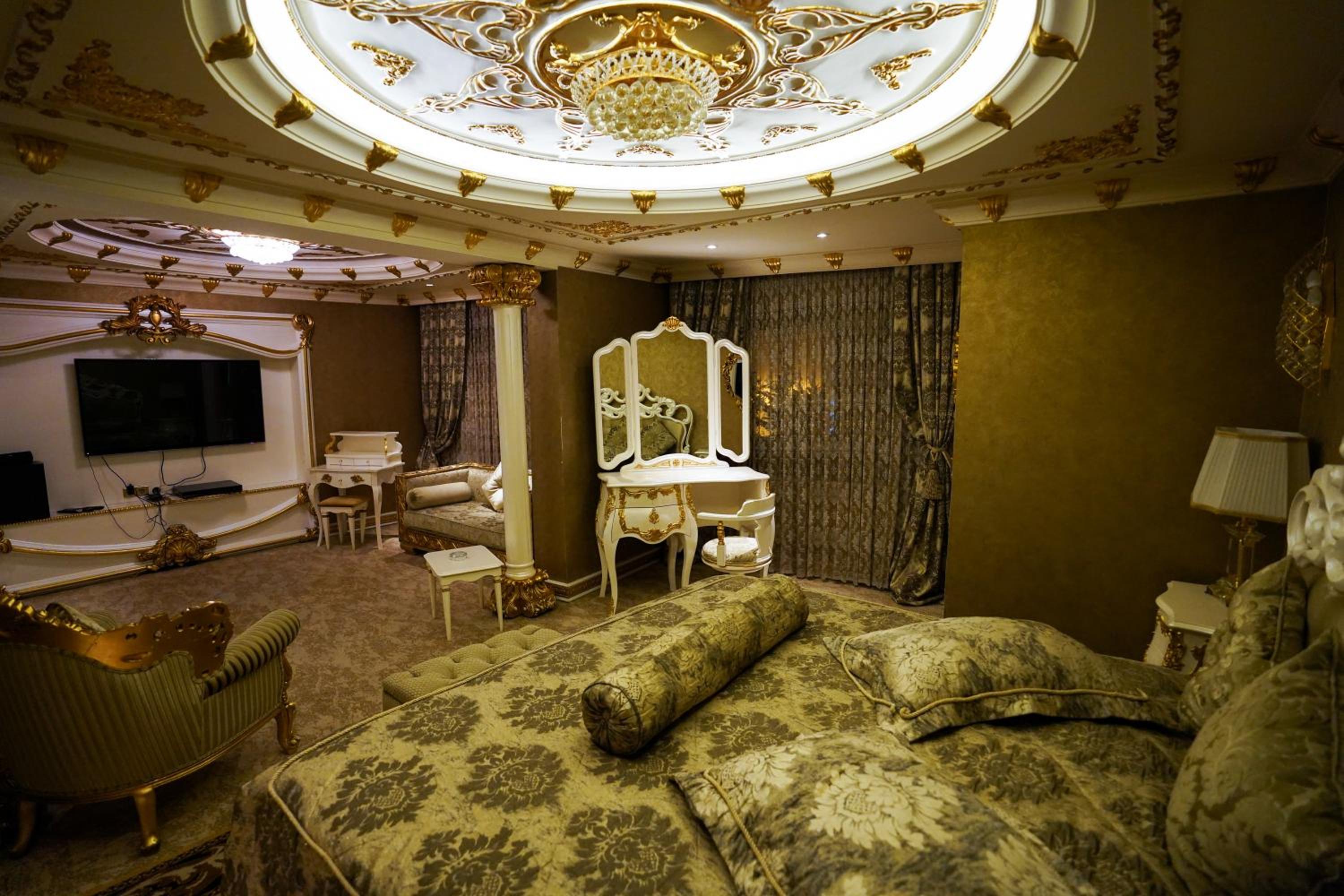 Hotel Buyuk Hamit becomes Buyuk Hamit Otel. - Image 33