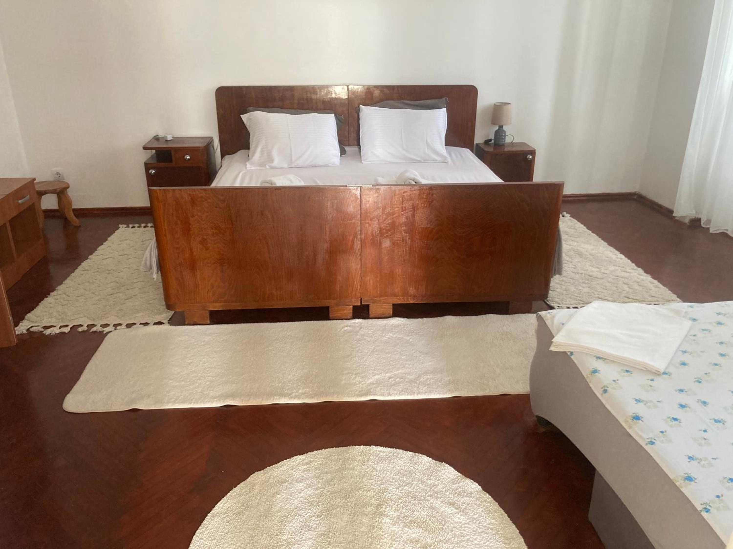 Plaža Stari Grad Budva pjena od mora Beach Apartman