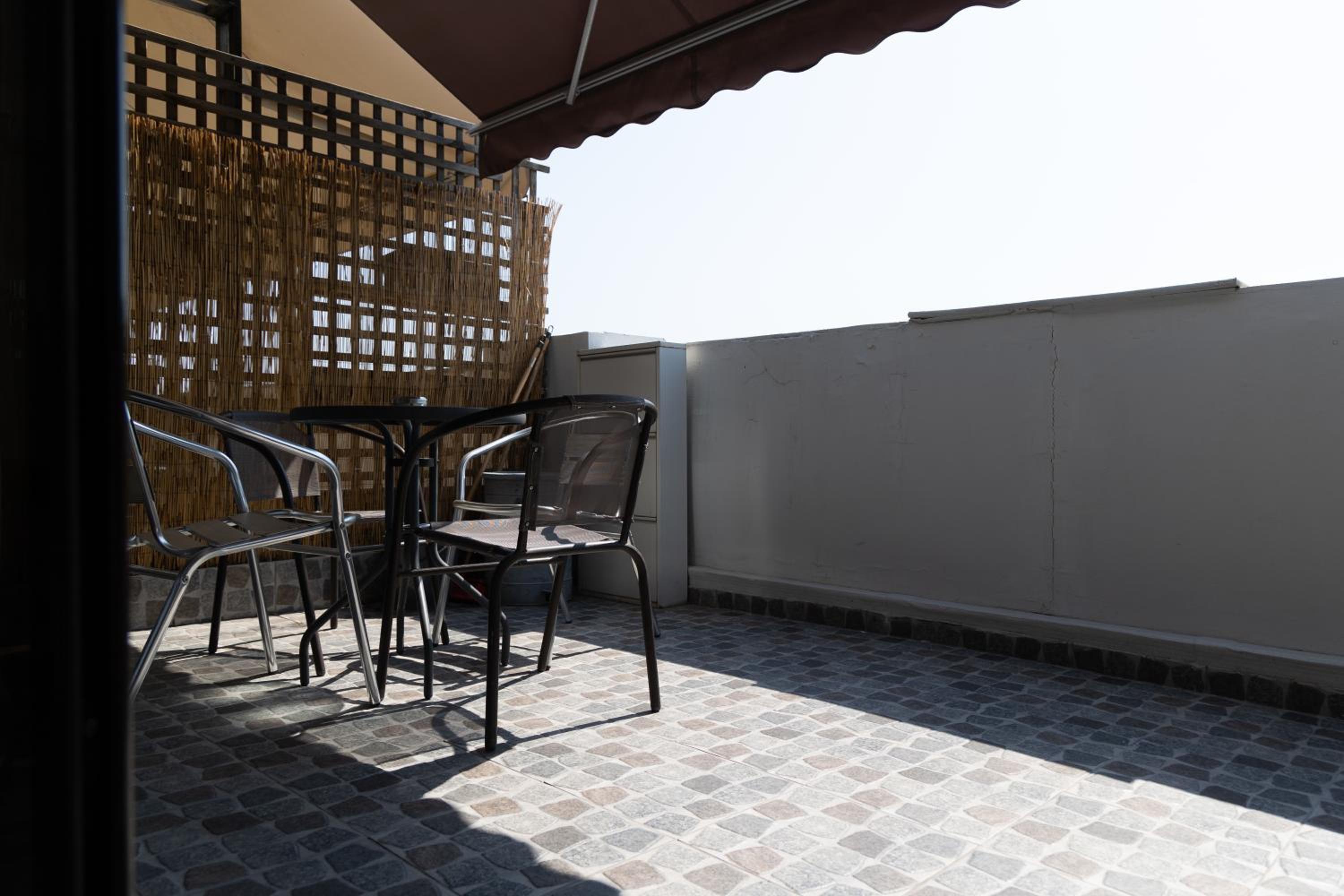City Center Apartment III by GOLDENLAND view 3