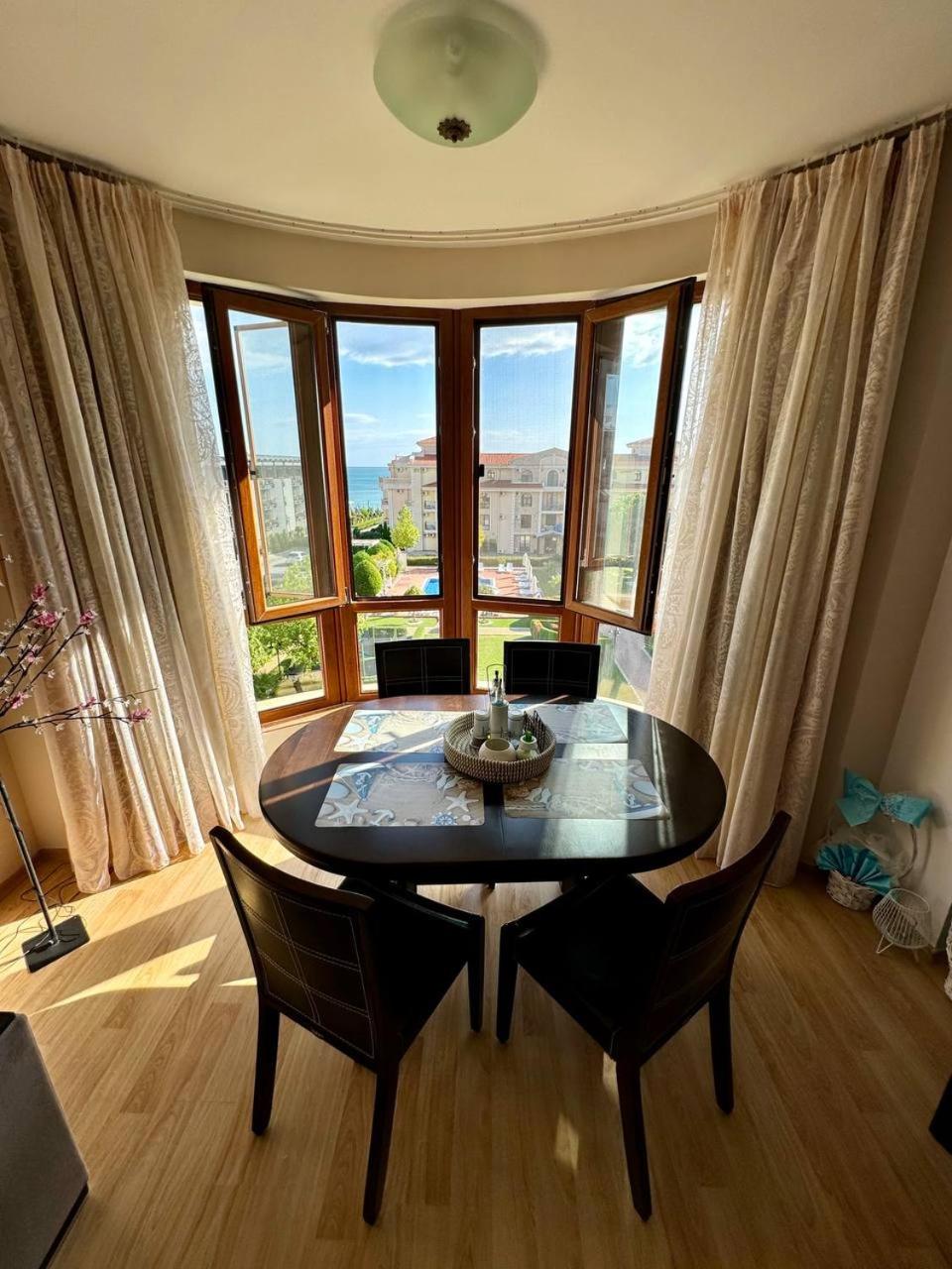 Nancy Sea View Apartment