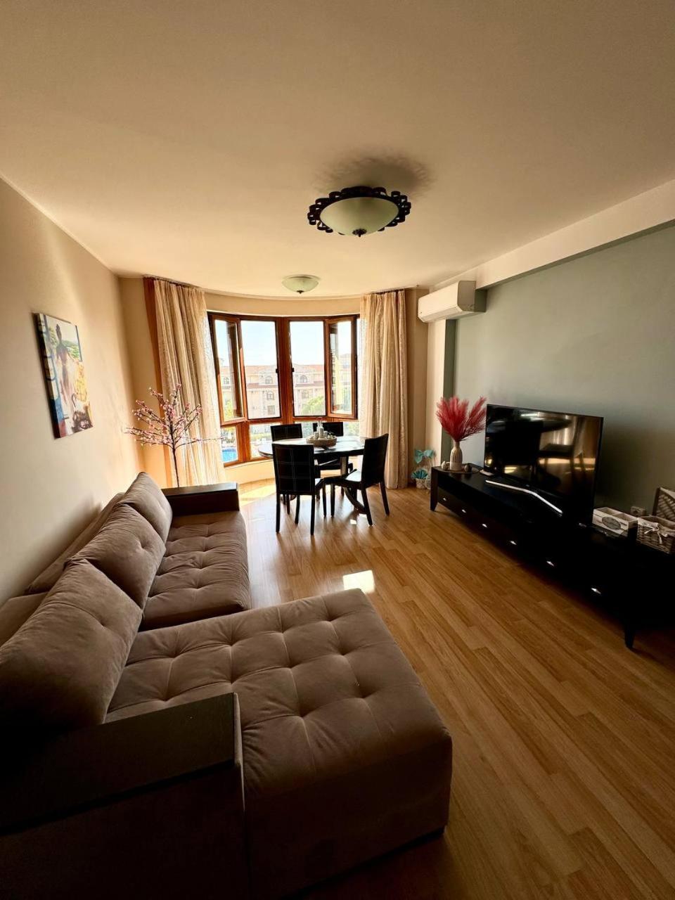 Nancy Sea View Apartment